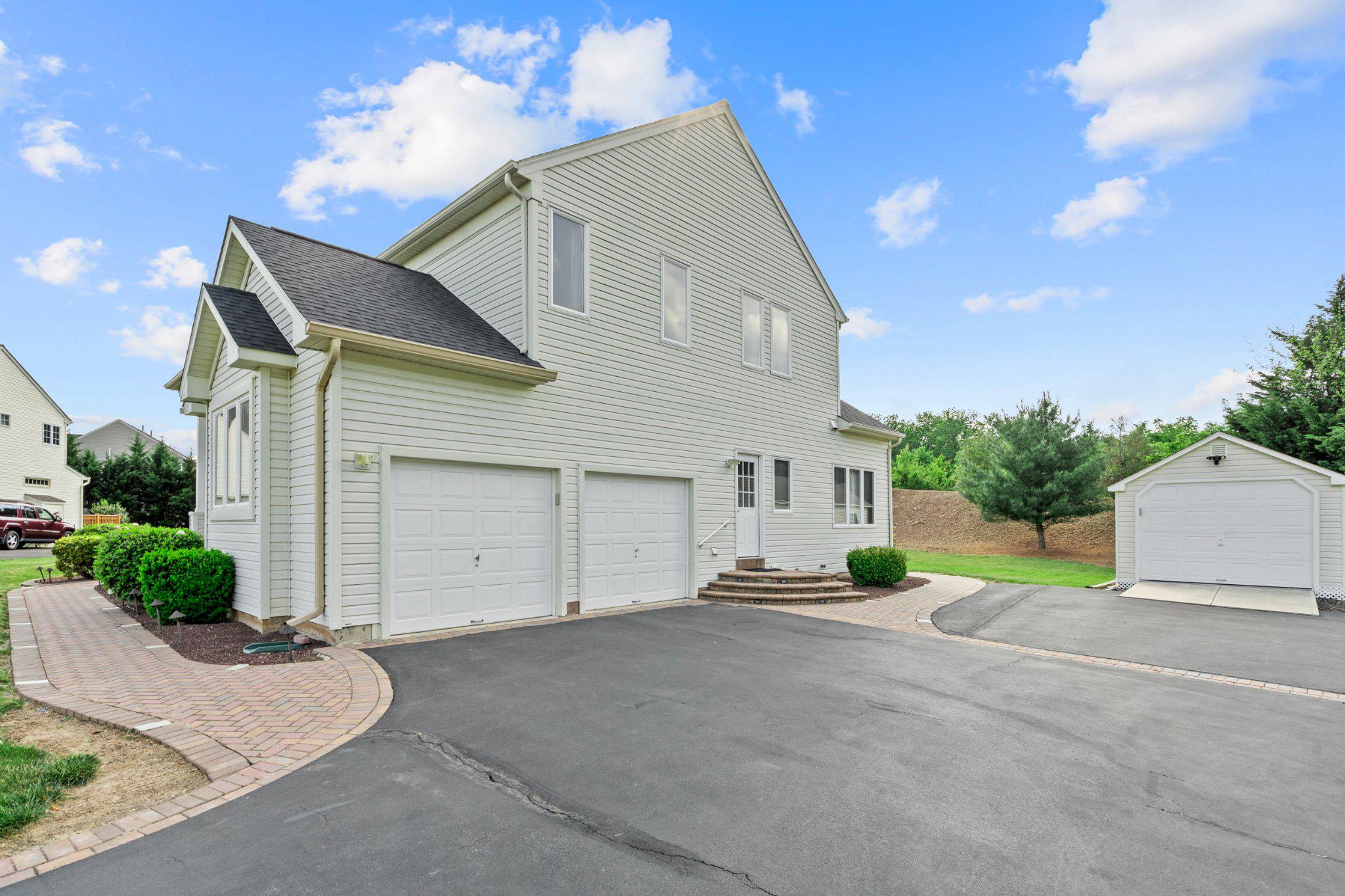HICKORY RIDGE - Residential