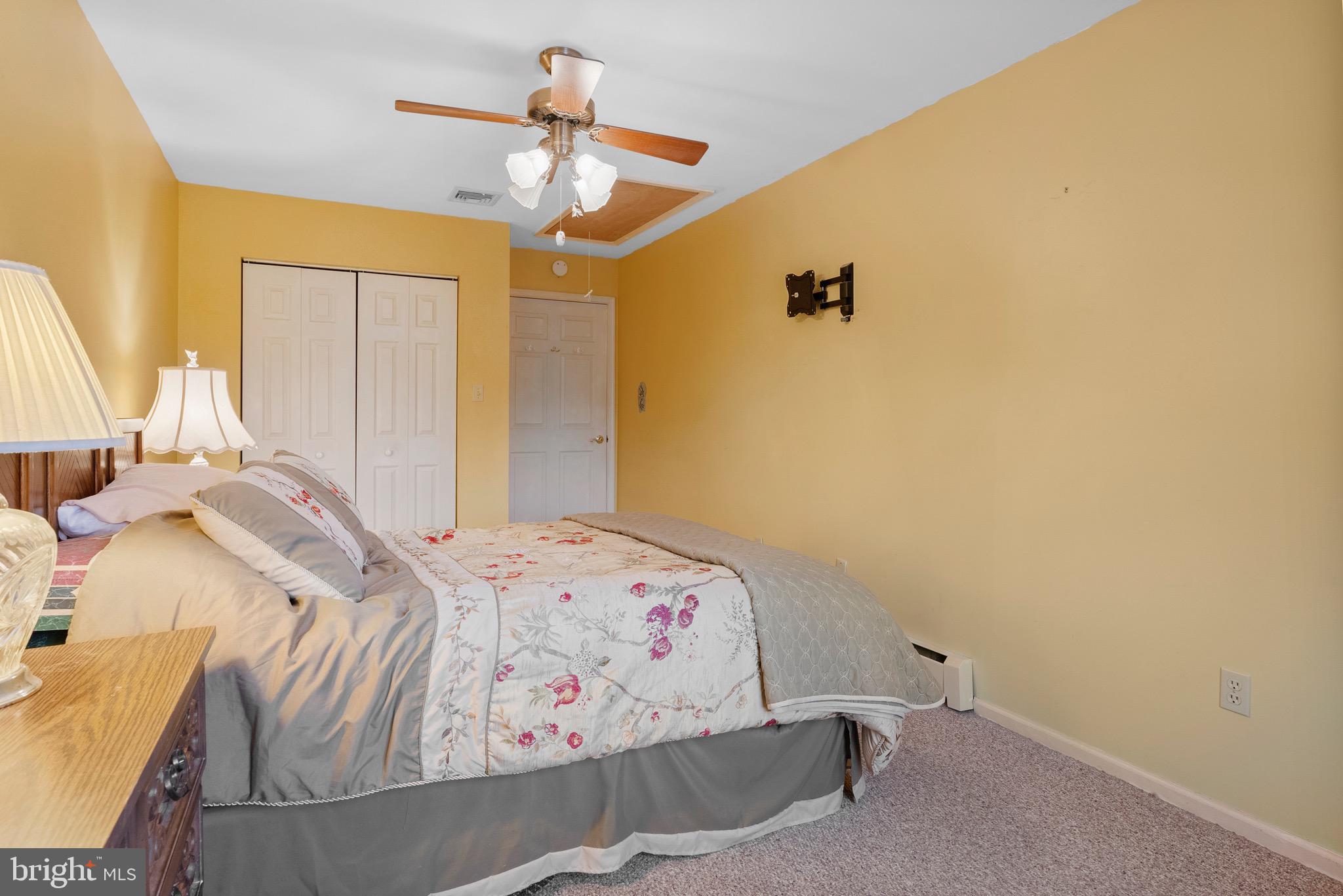 KNOLLWOOD - Residential