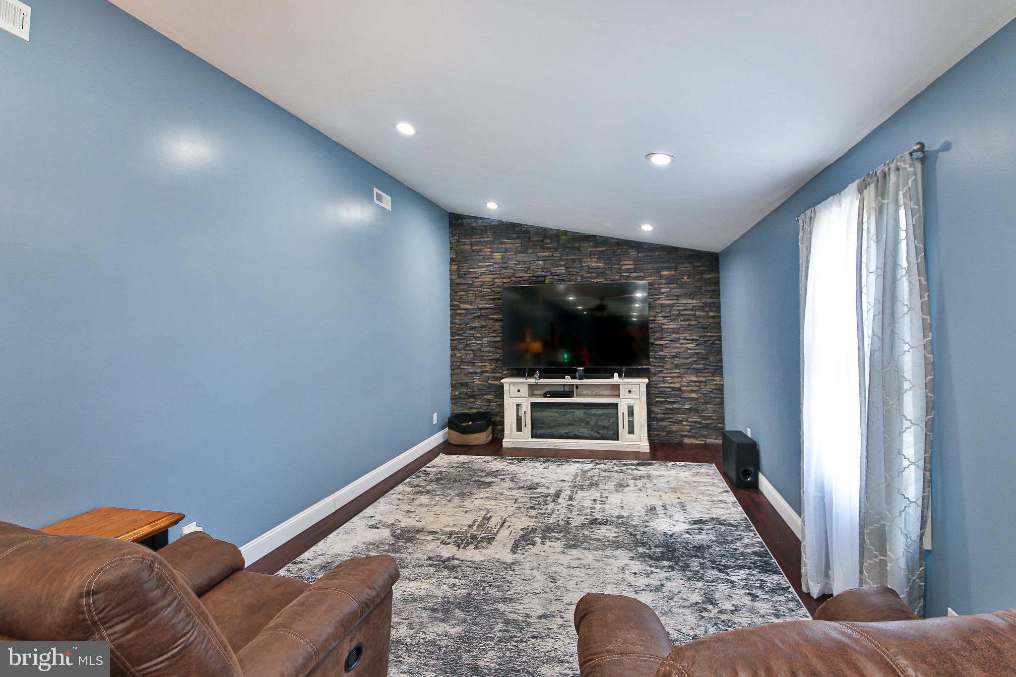 FAIRLESS HILLS - Residential