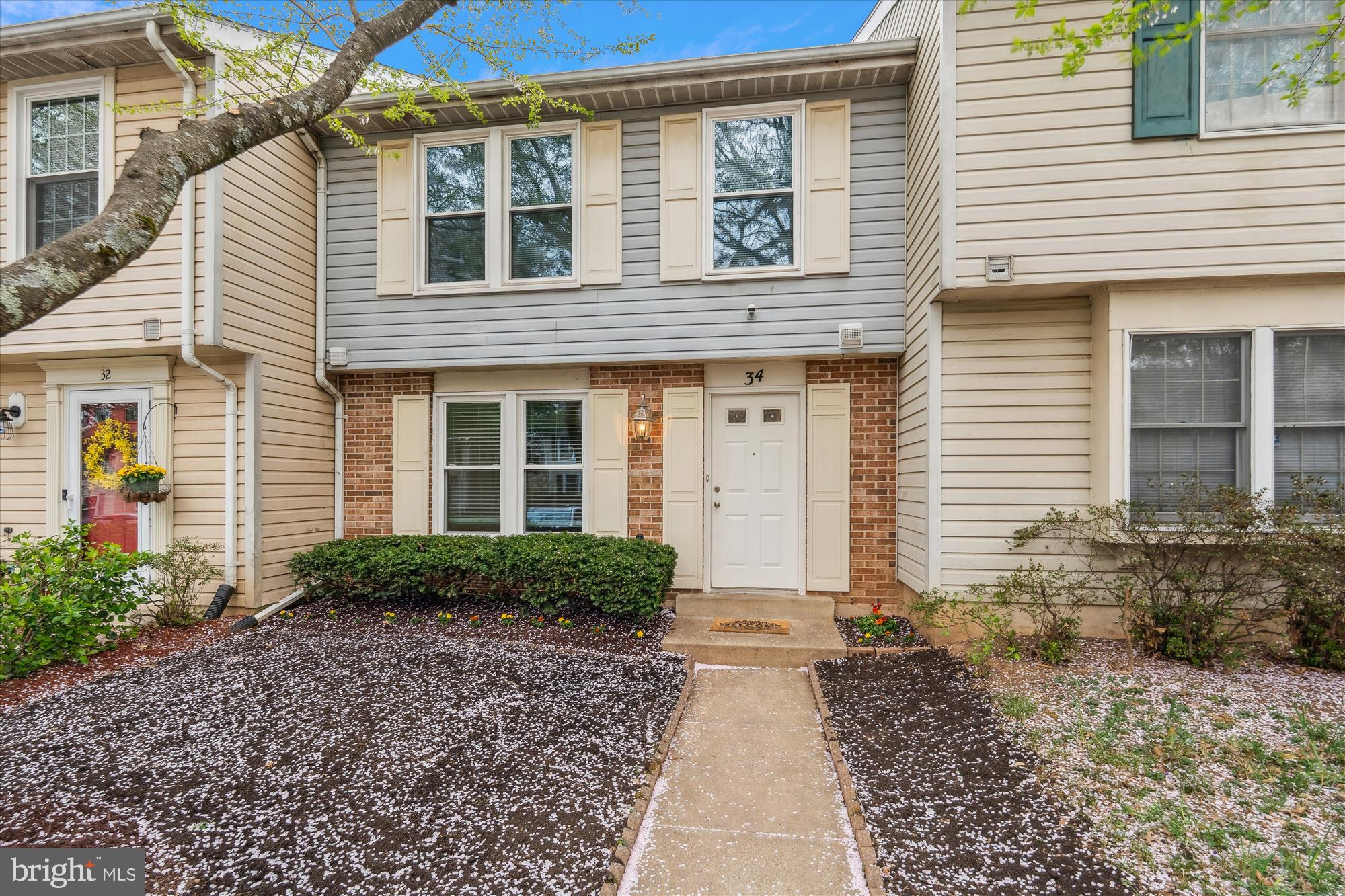 Welcome to 34 Cross Country Ct., nestled in the Meadowvale neighborhood. This delightful townhouse offers 3 bedrooms and 1.5 bathrooms, complete with brand-new appliances, freshly painted walls, and new carpeting throughout the living room, stairs, and bedrooms. The spacious main bedroom boasts a walk-in closet with ample storage for all your needs. Enjoy the convenience of 2 reserved parking spaces and the privacy of a fenced yard, perfect for outdoor cooking or relaxation. The lawn has recently been re-seeded, and will soon offer a fresh outdoor space to enjoy.