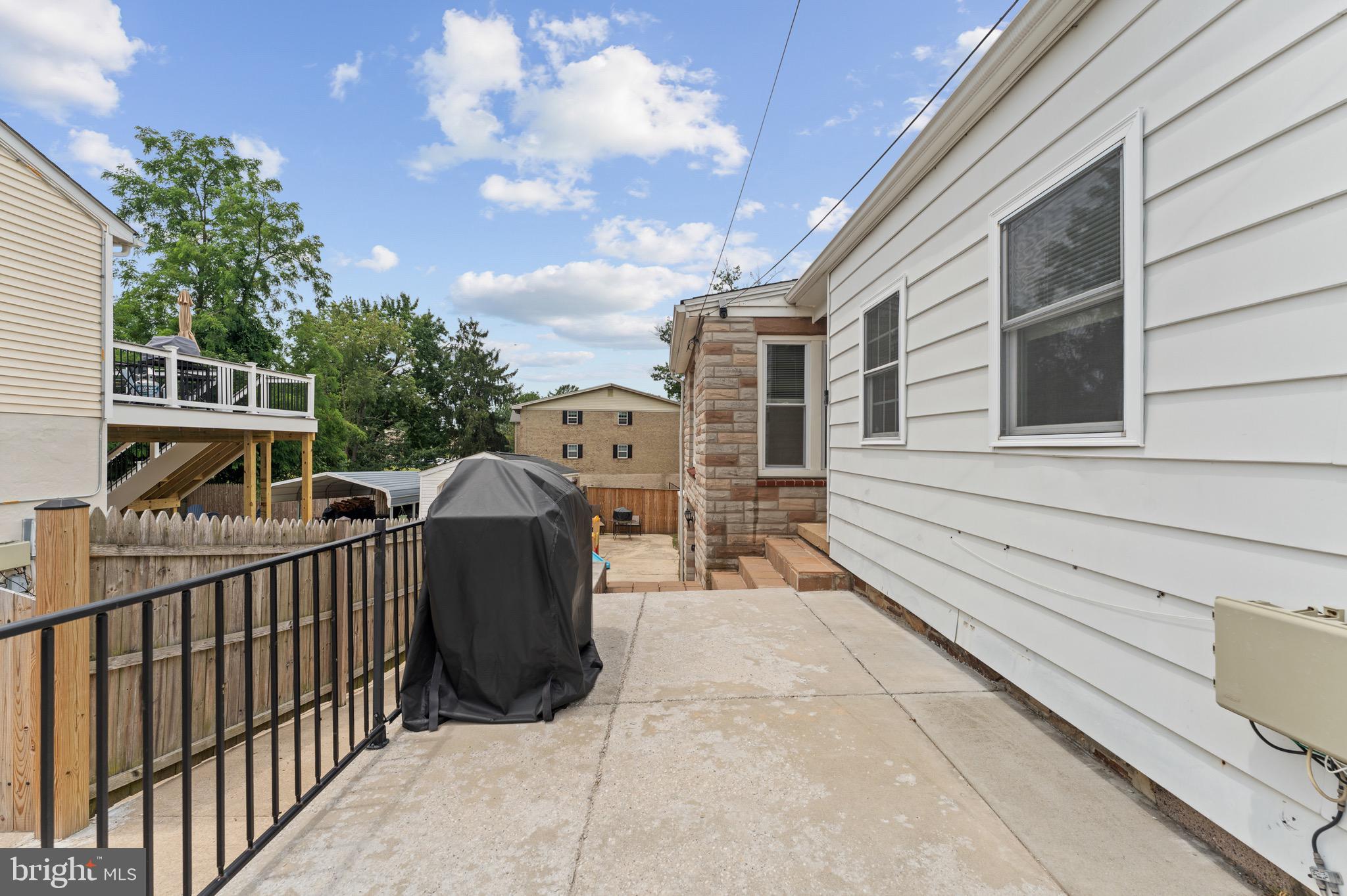 PERRING PARK - Residential