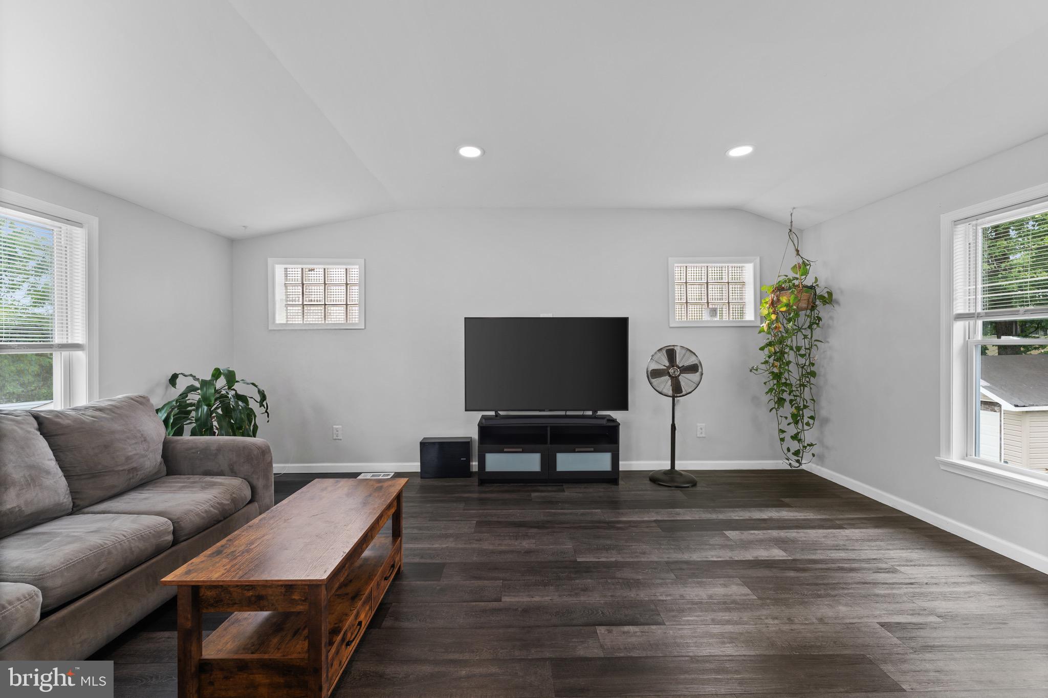 PERRING PARK - Residential