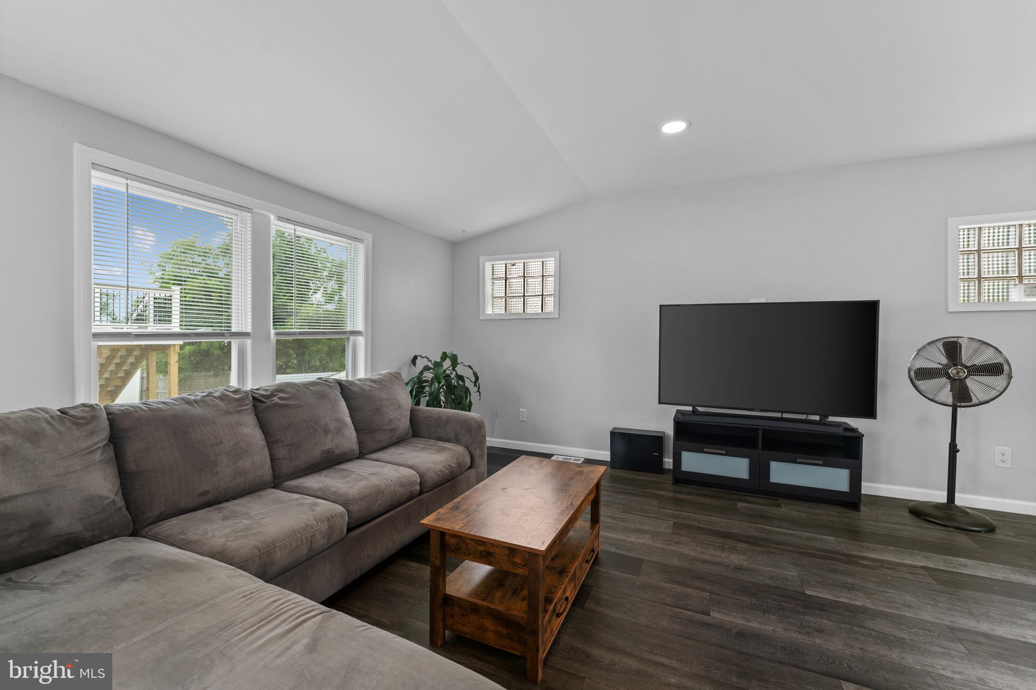PERRING PARK - Residential