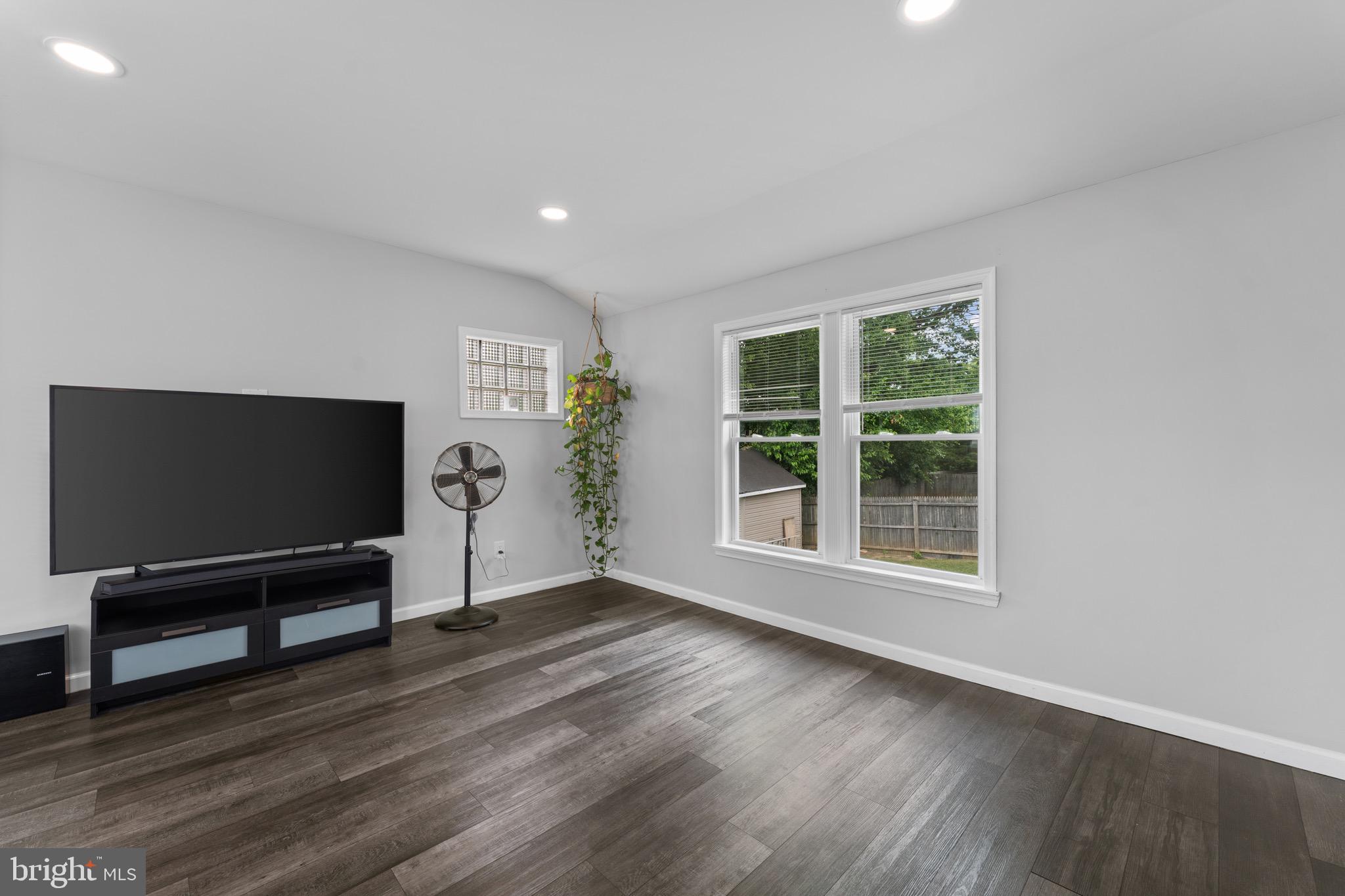 PERRING PARK - Residential