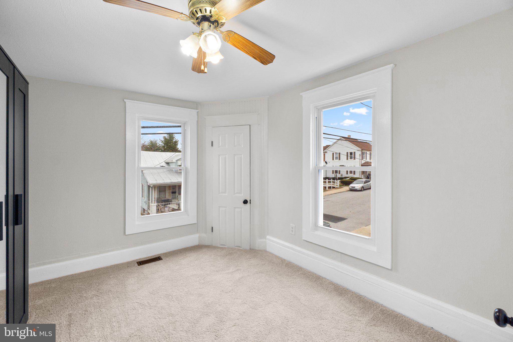 DOWNTOWN WESTMINSTER - Residential