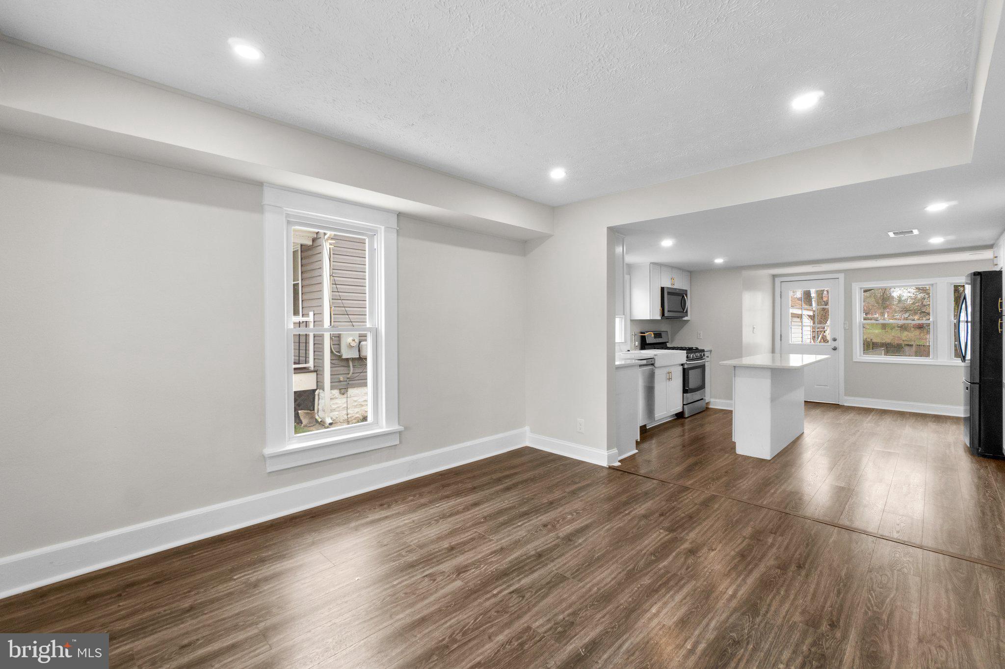 DOWNTOWN WESTMINSTER - Residential
