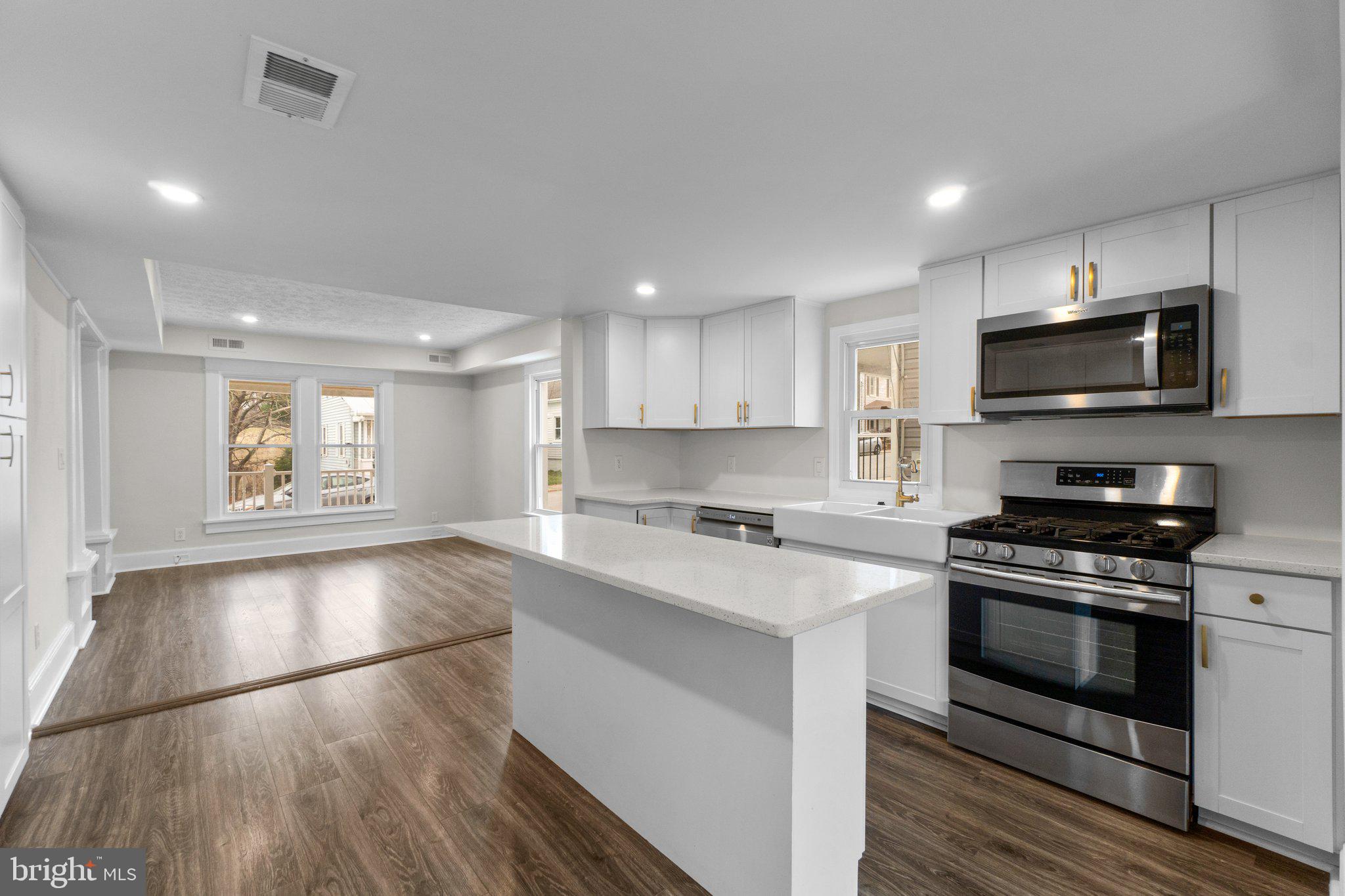 DOWNTOWN WESTMINSTER - Residential