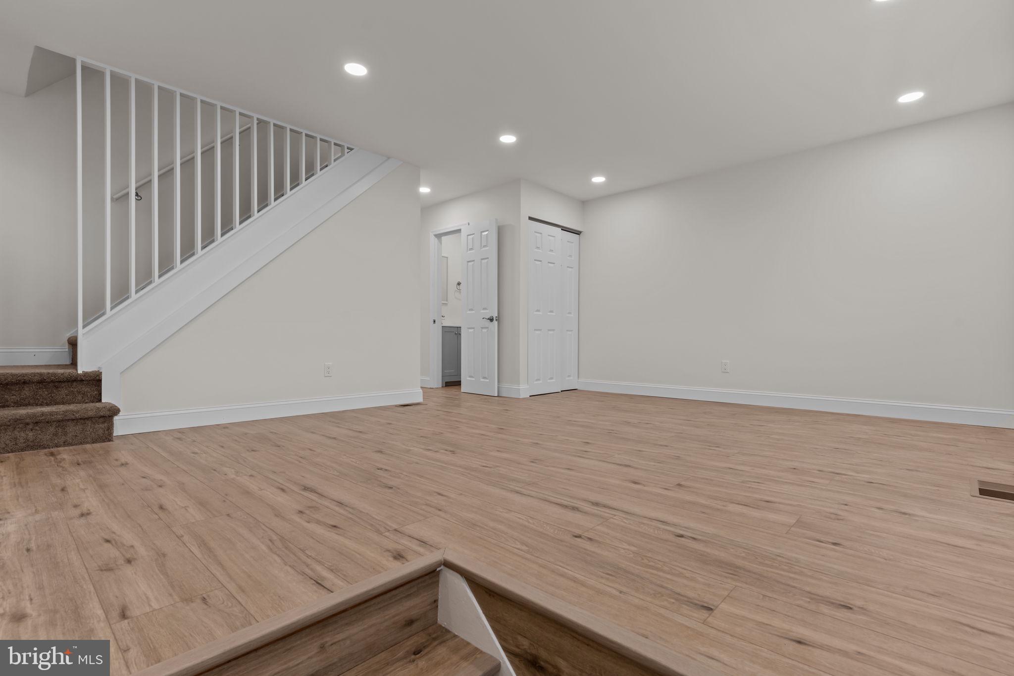 PARKWOOD - Residential Lease