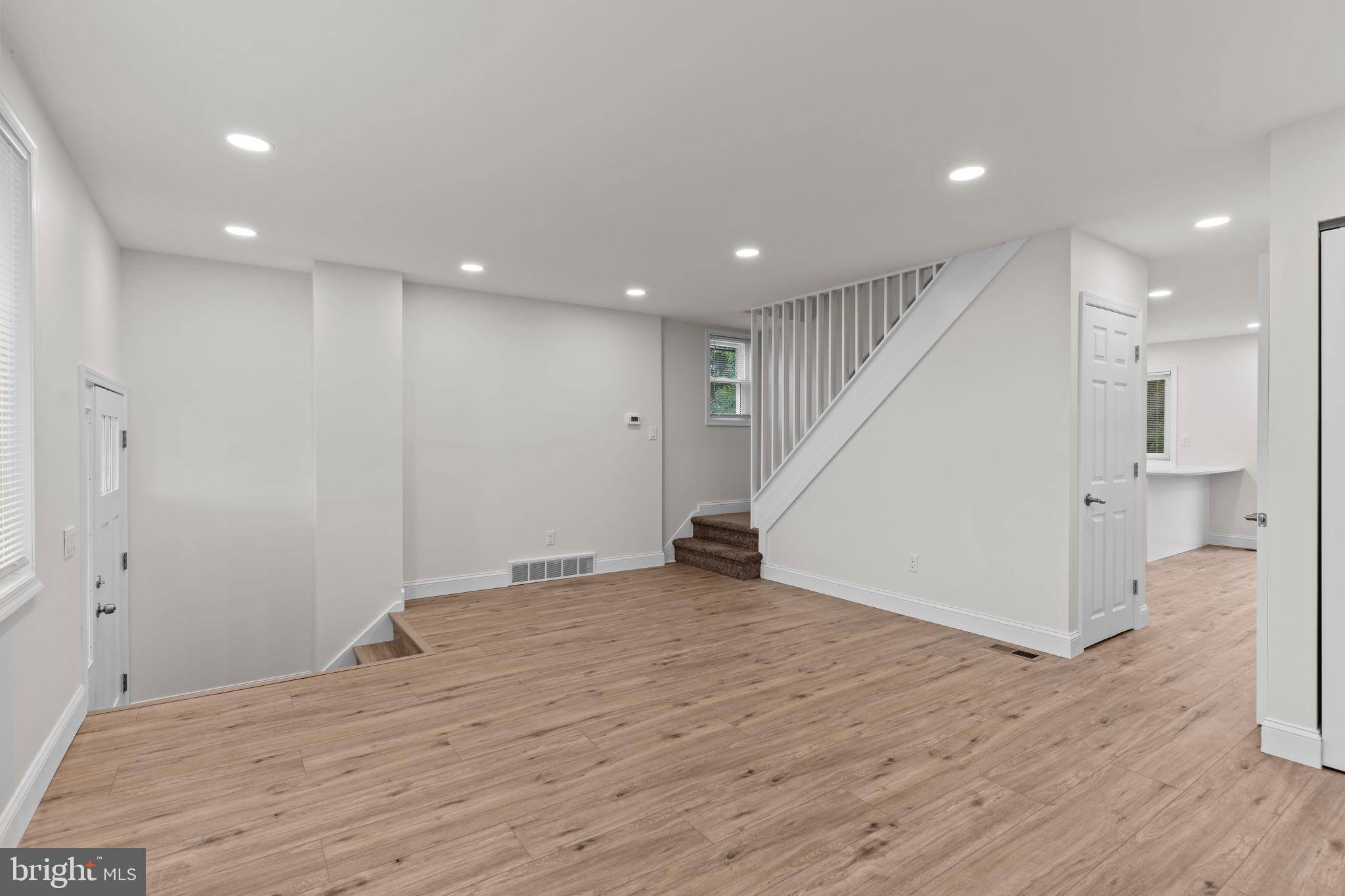 PARKWOOD - Residential Lease