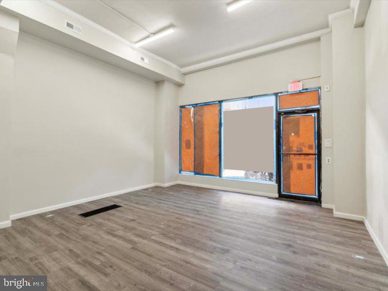 Located at 46 South 19th Street, this prime retail space offers an incredible opportunity for food or retail use in one of Philadelphia’s most sought-after neighborhoods. The property, built in 1930, is zoned CMX-4, allowing for a variety of commercial uses. This offering includes a 380 sq ft retail space among four available retail units along 19th Street, as well as a full-service restaurant on the second floor.

The location is ideal, situated on a bustling corner just steps from Rittenhouse Square, one of Philadelphia's most iconic parks. Surrounding the property are well-known tenants such as Jeni’s Ice Cream, a smoke shop, and a dry cleaner. The area is also home to upscale eateries, luxury condos, and high-end retail brands like Louis Vuitton, Tiffany & Co., and Burberry, with Target and CVS across the street.

Key Features:
•