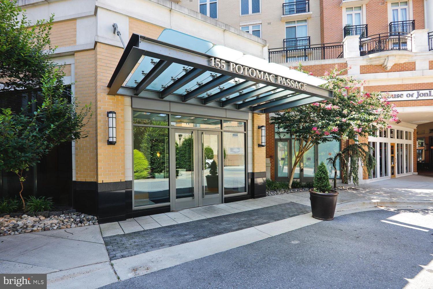 FLEET STREET CONDOMINIUMS - Residential