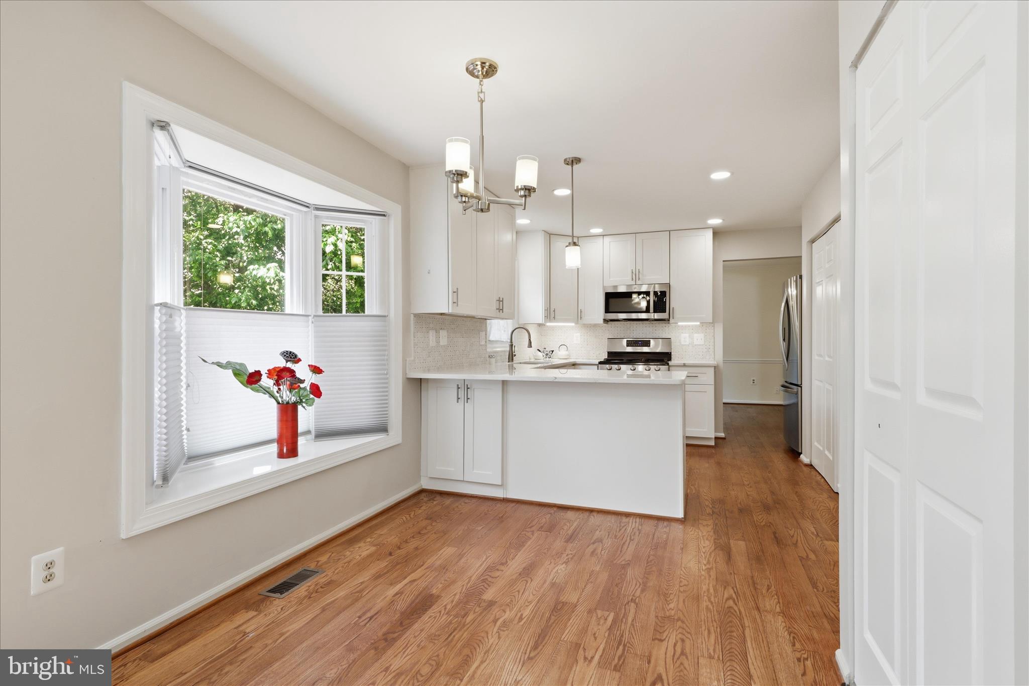MONTGOMERY SQUARE - Residential