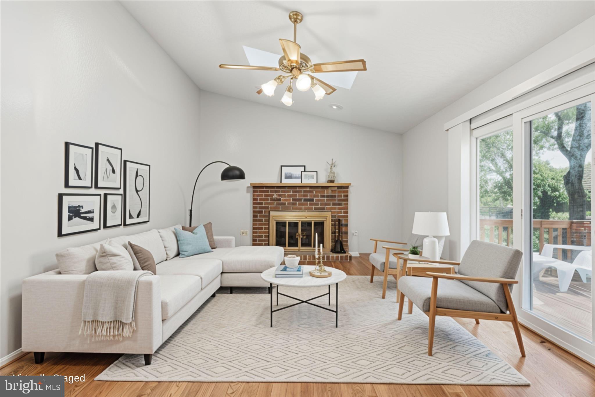 MONTGOMERY SQUARE - Residential