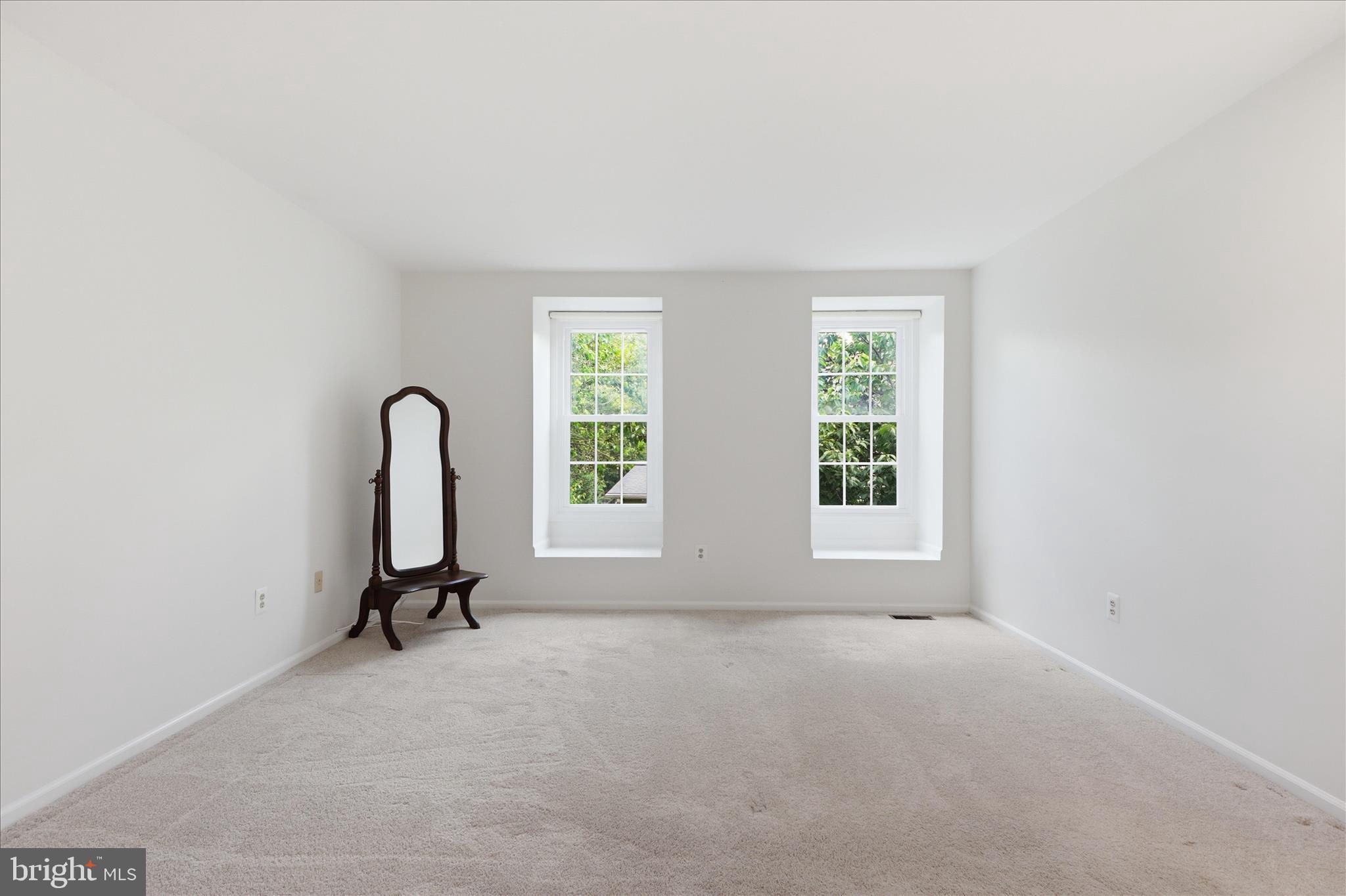 MONTGOMERY SQUARE - Residential