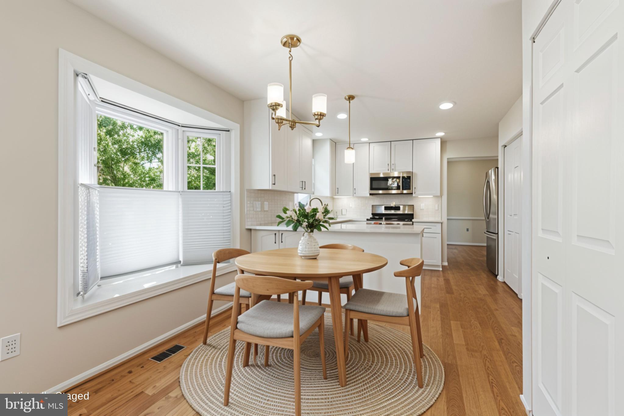 MONTGOMERY SQUARE - Residential