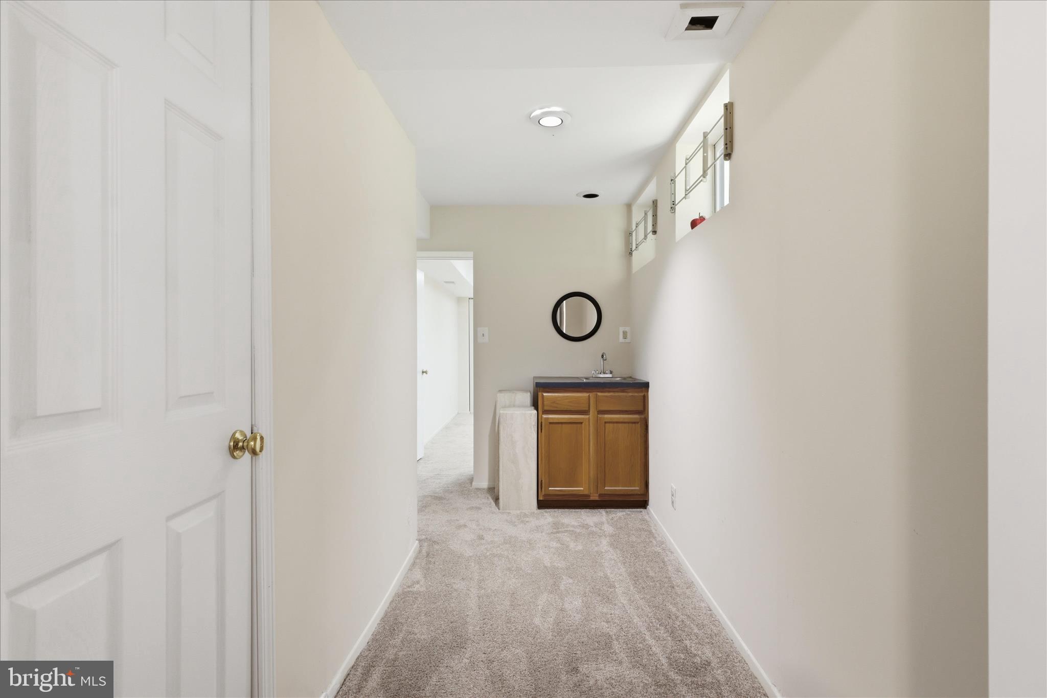 MONTGOMERY SQUARE - Residential