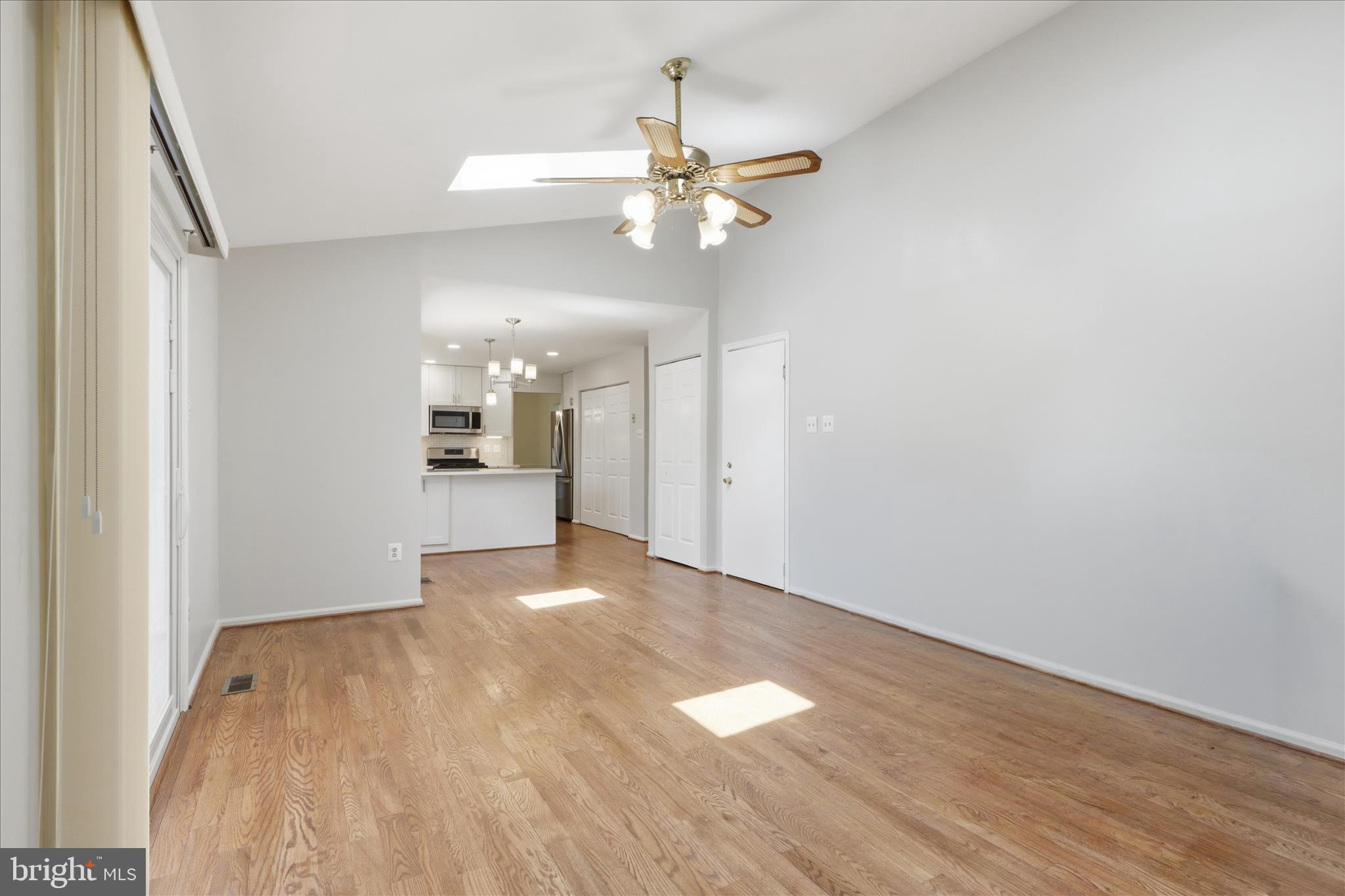 MONTGOMERY SQUARE - Residential
