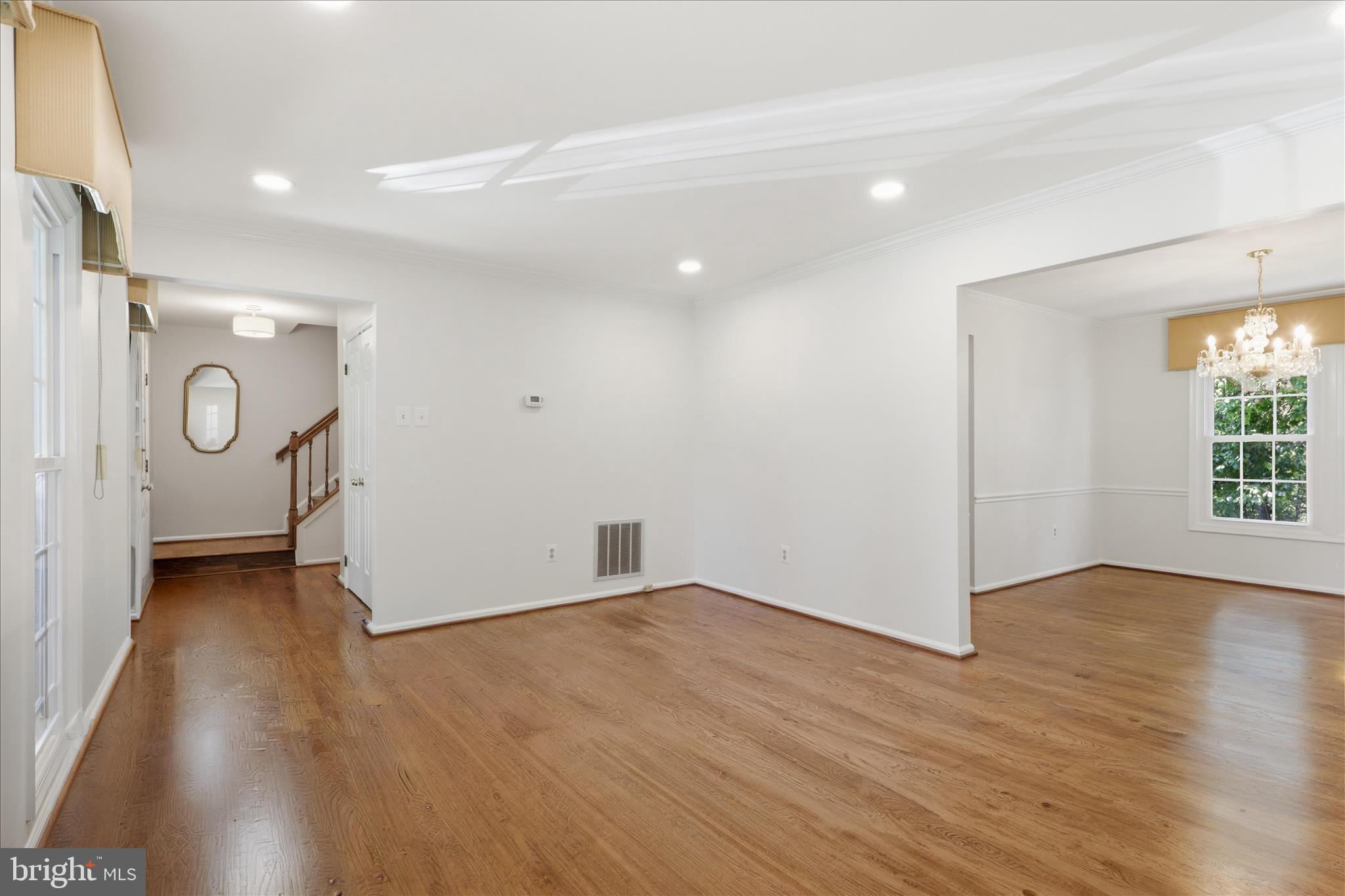 MONTGOMERY SQUARE - Residential