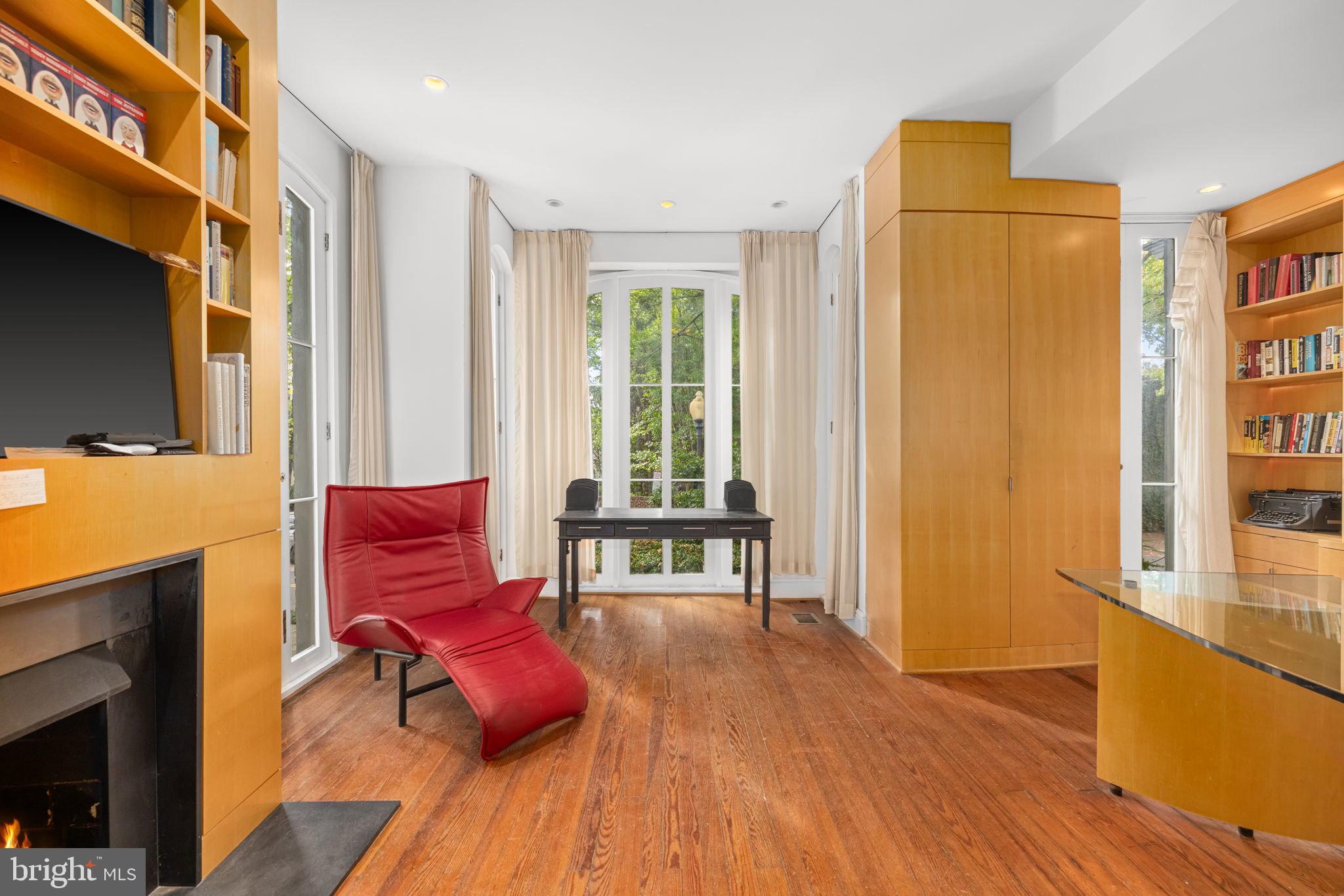 GEORGETOWN - Residential