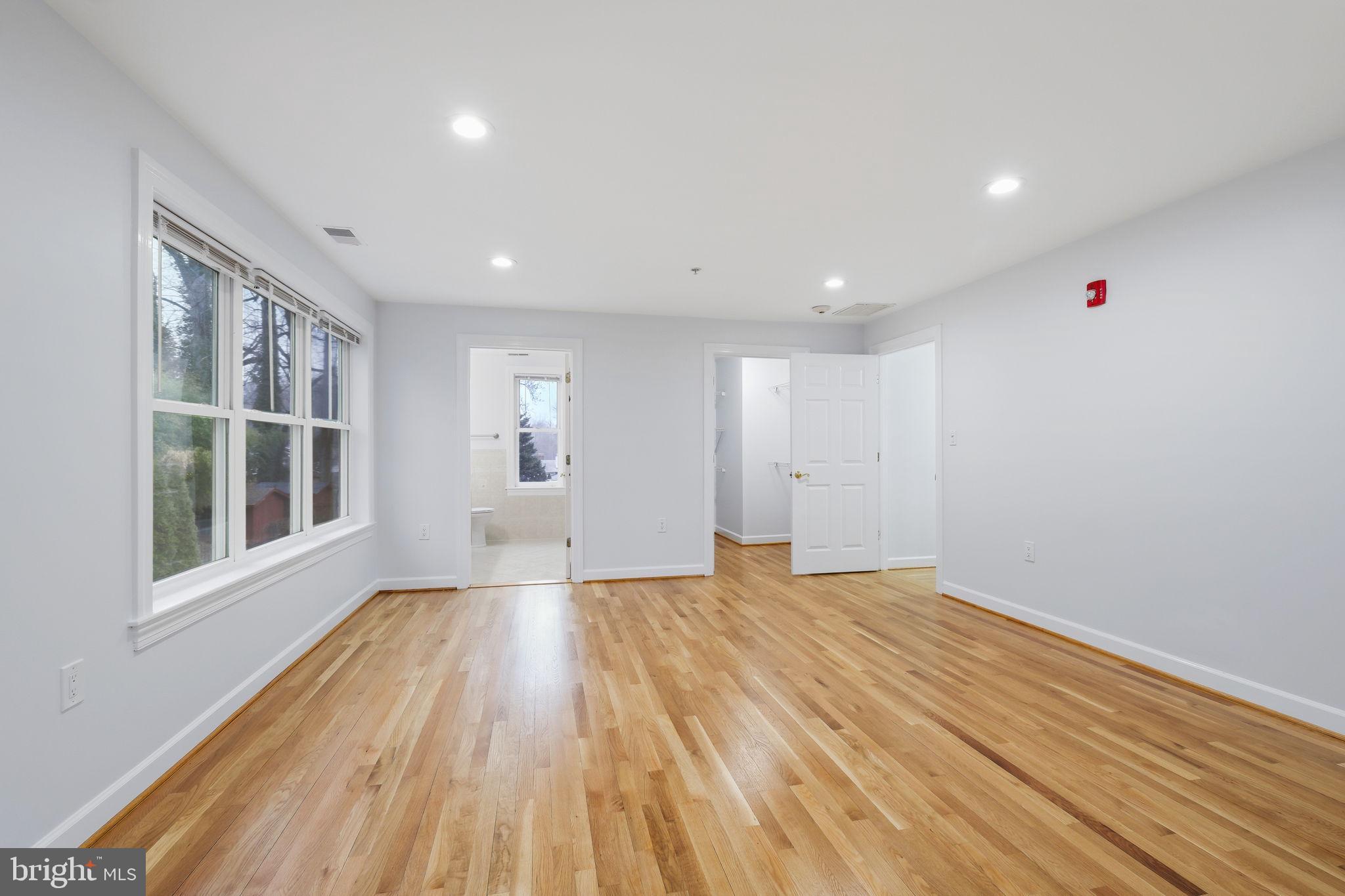 KEMP MILL ESTATES - Residential