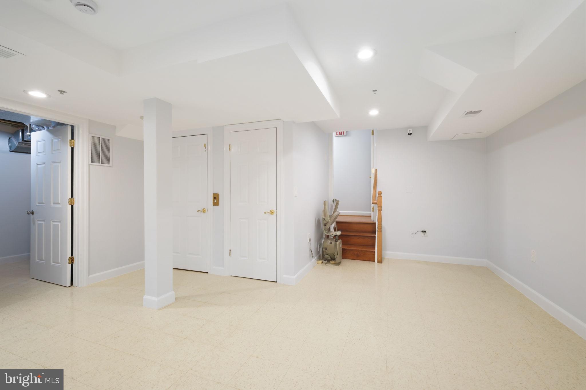 KEMP MILL ESTATES - Residential