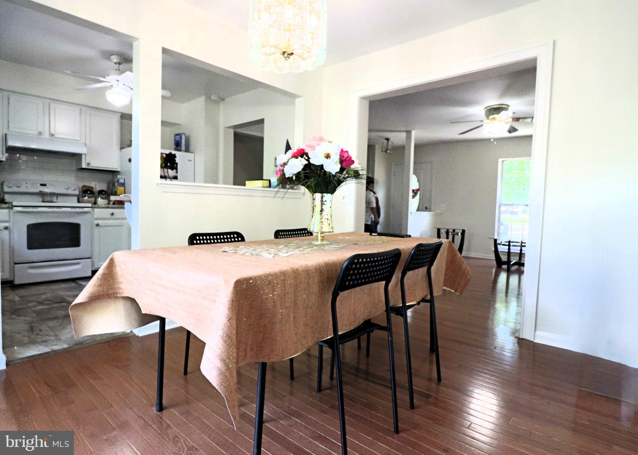 LONDON TOWN WEST - Residential
