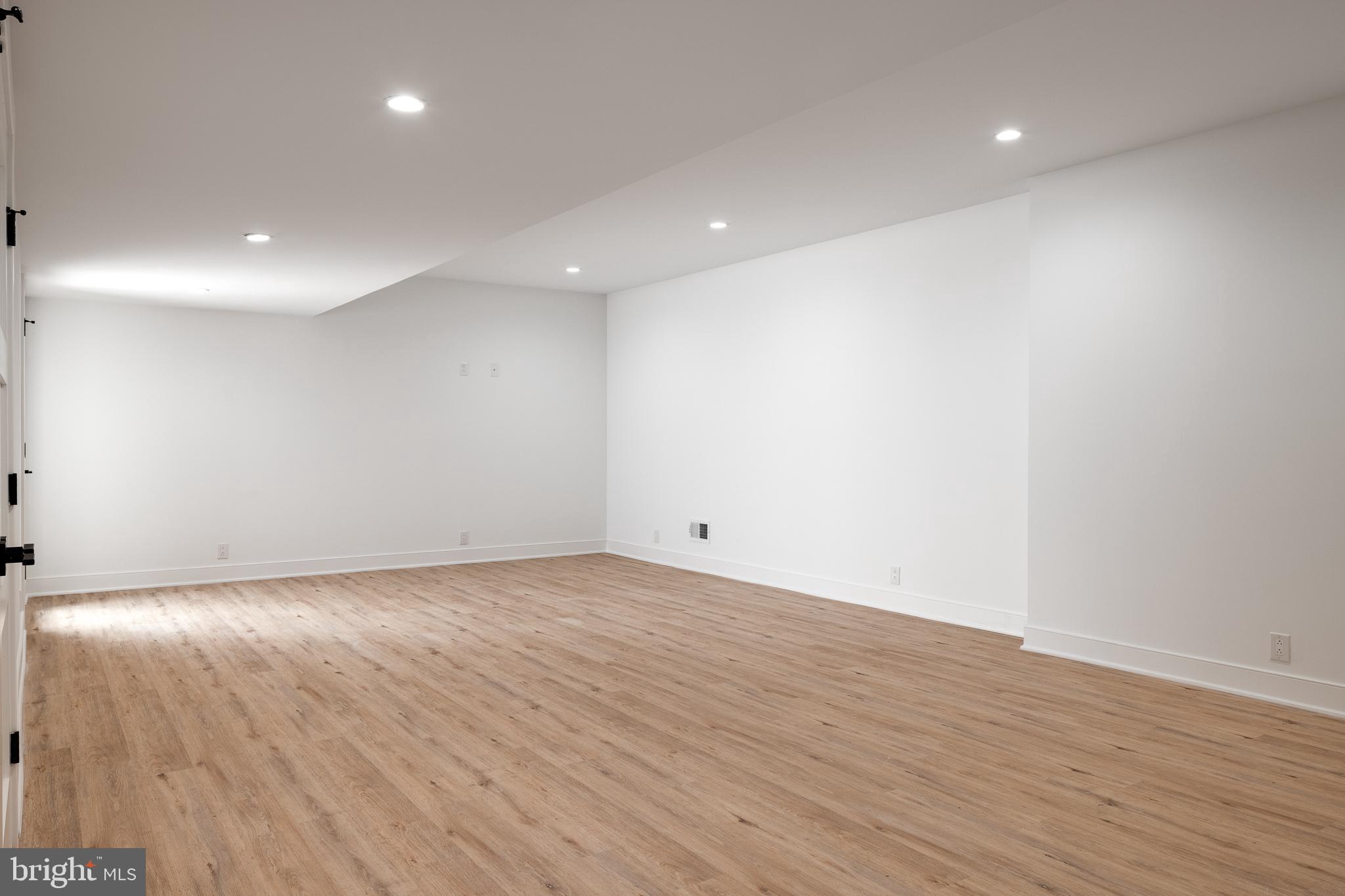 TENNIS POINTE - Residential