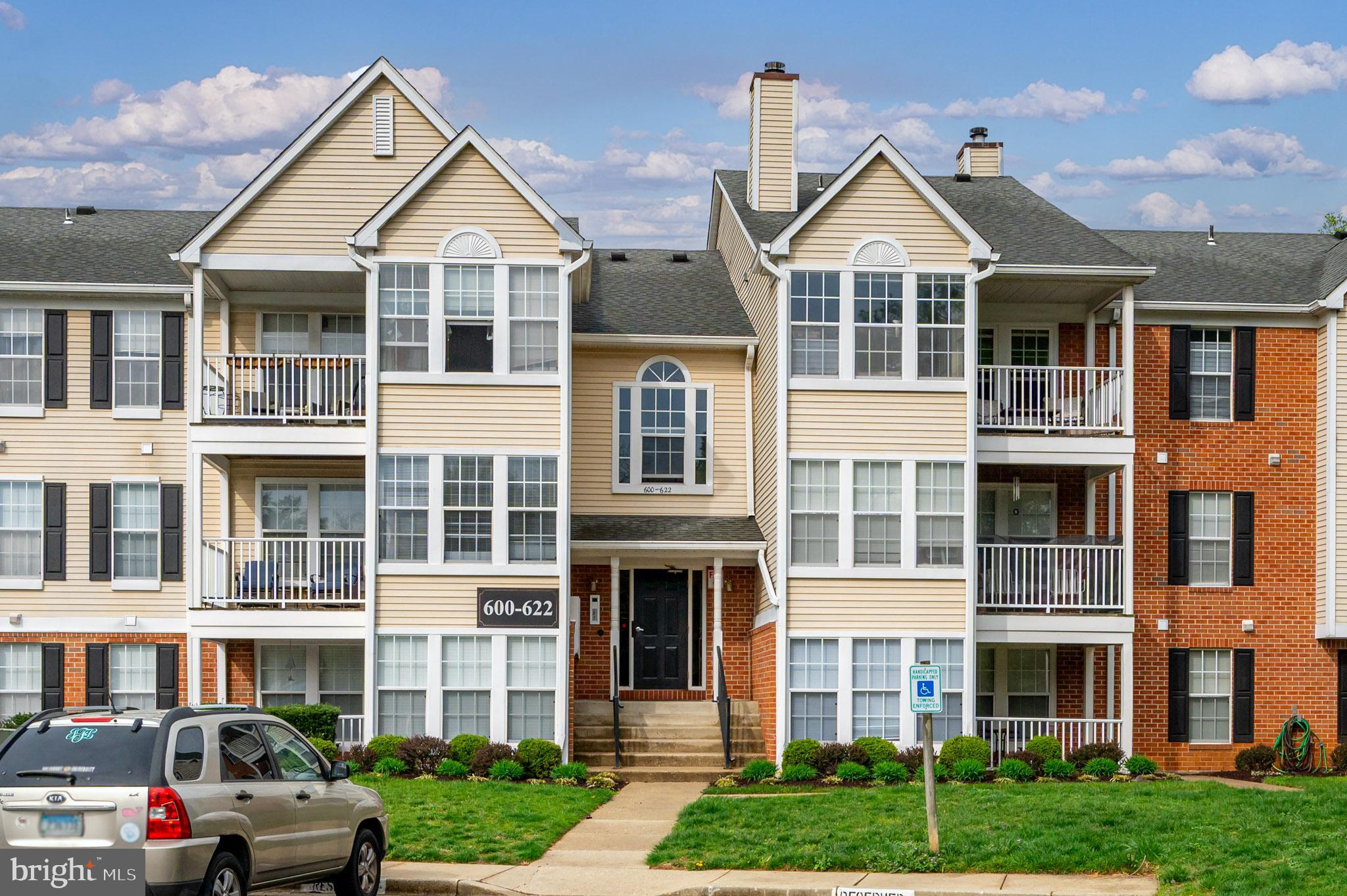 DEEP CREEK COMMONS - Residential