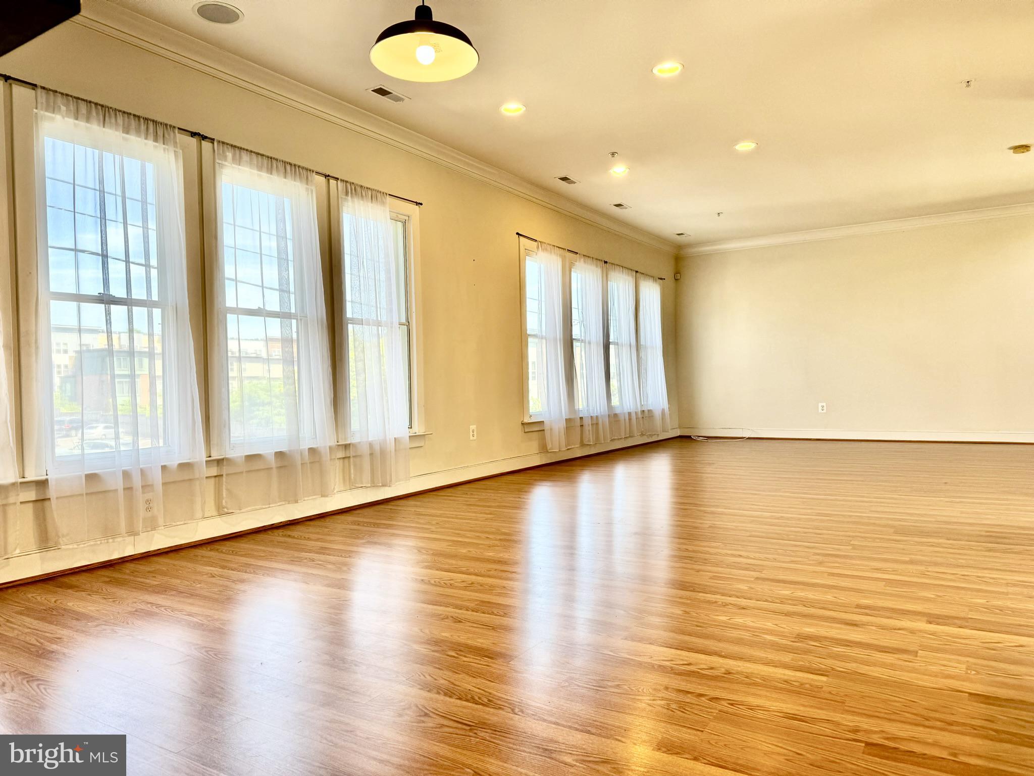 HYATTSVILLE - Residential