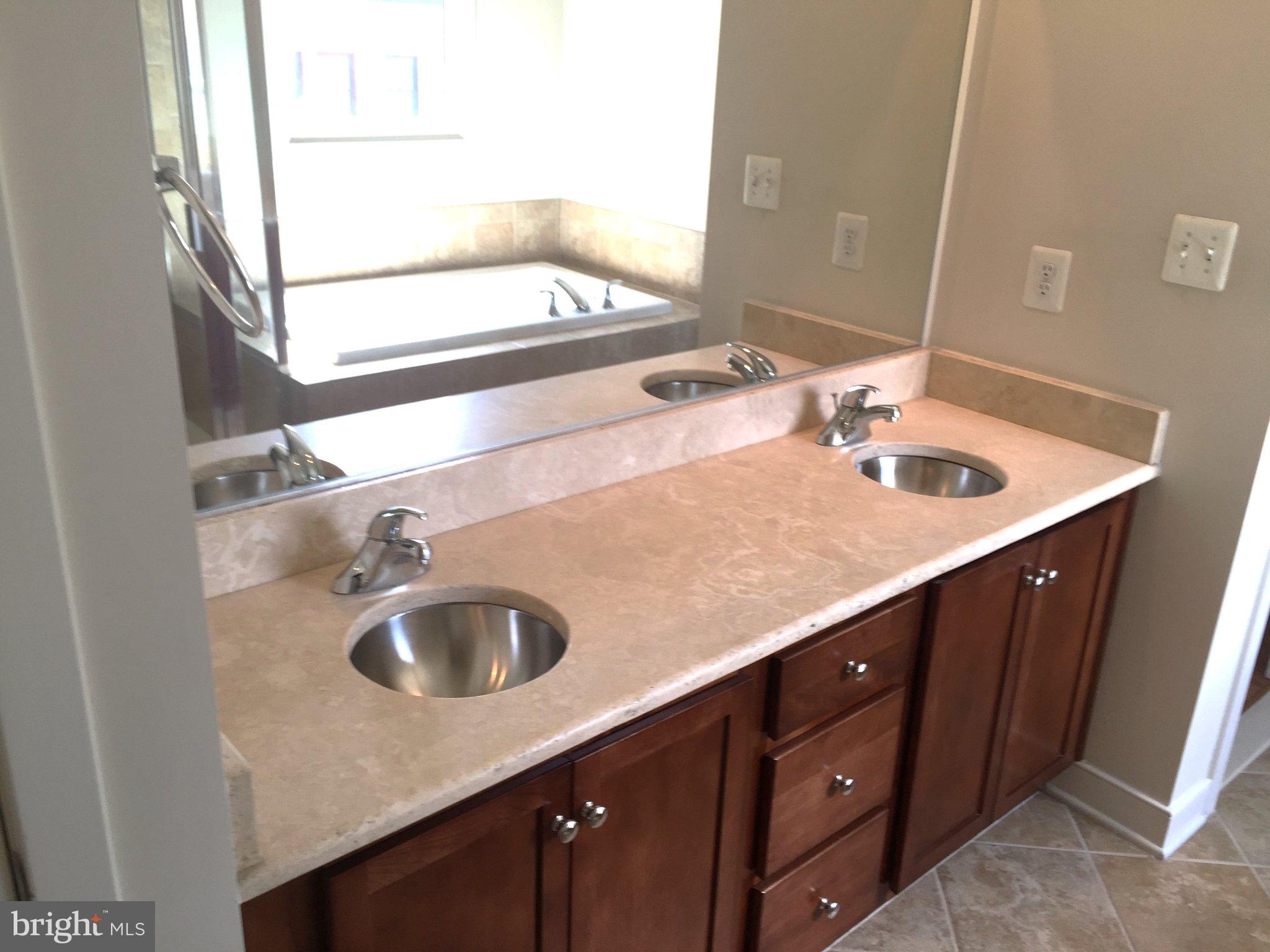 HYATTSVILLE - Residential