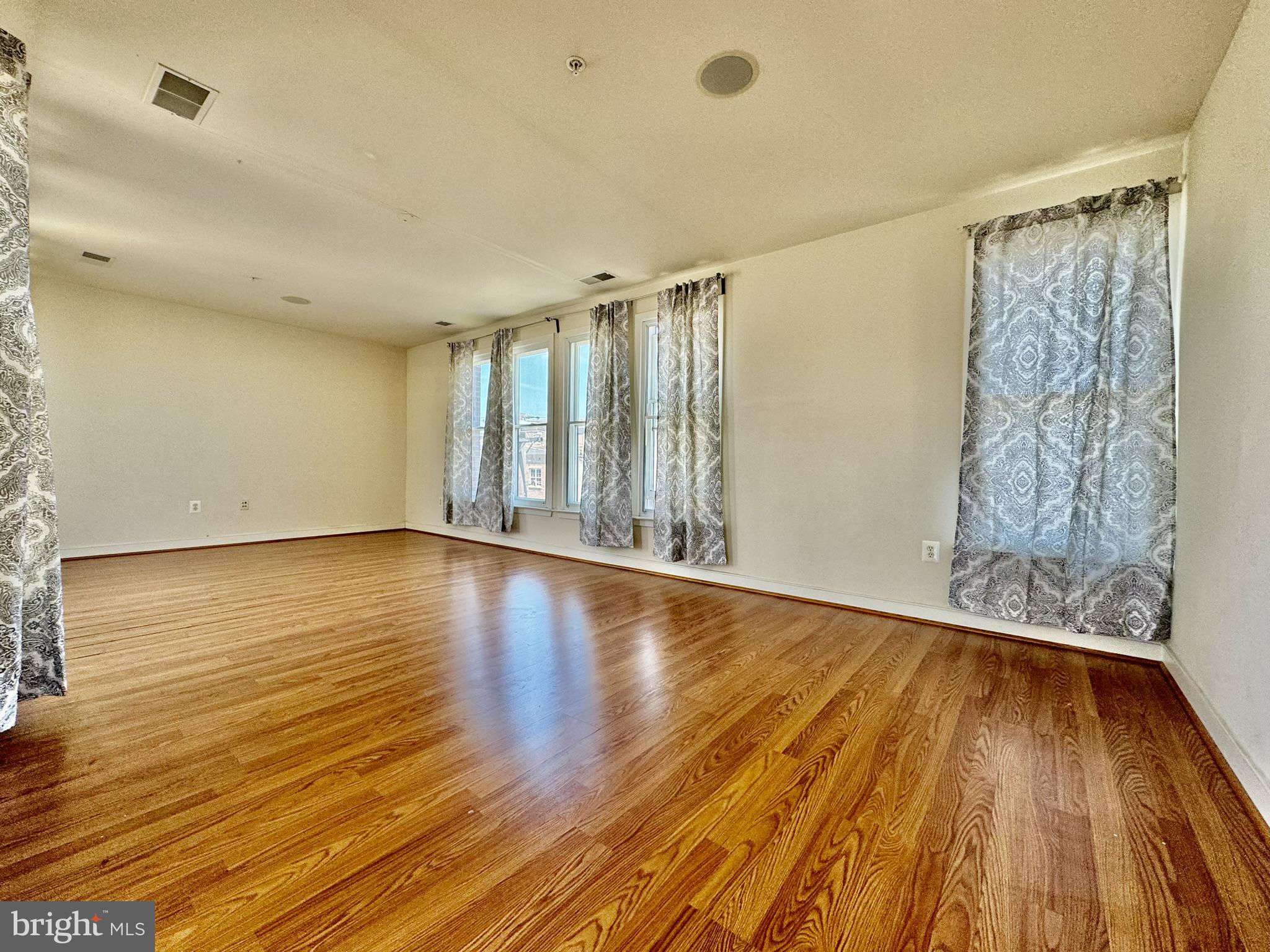 HYATTSVILLE - Residential