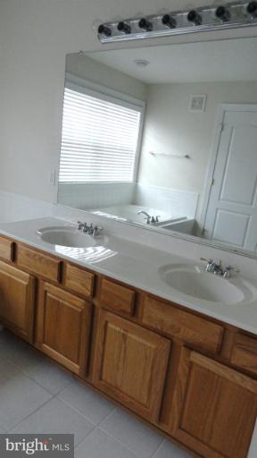 CARRIAGES AT RUSSETT - Residential Lease
