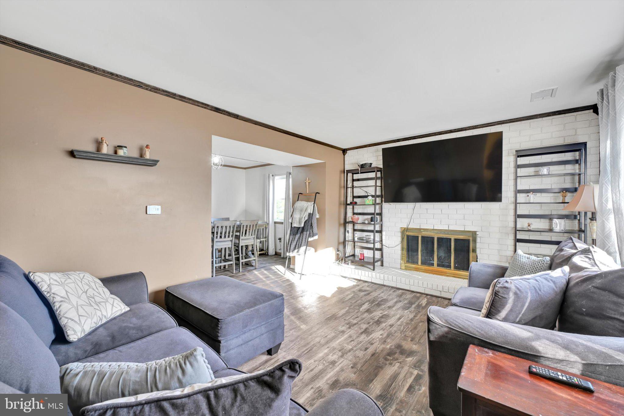ROLLING RIDGE - Residential