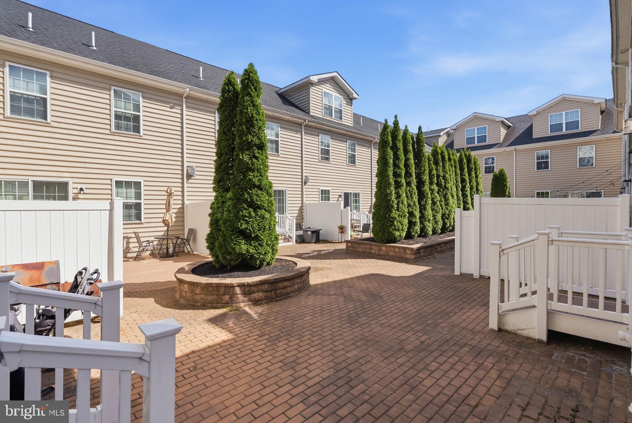 CARRIAGE HILL - Residential