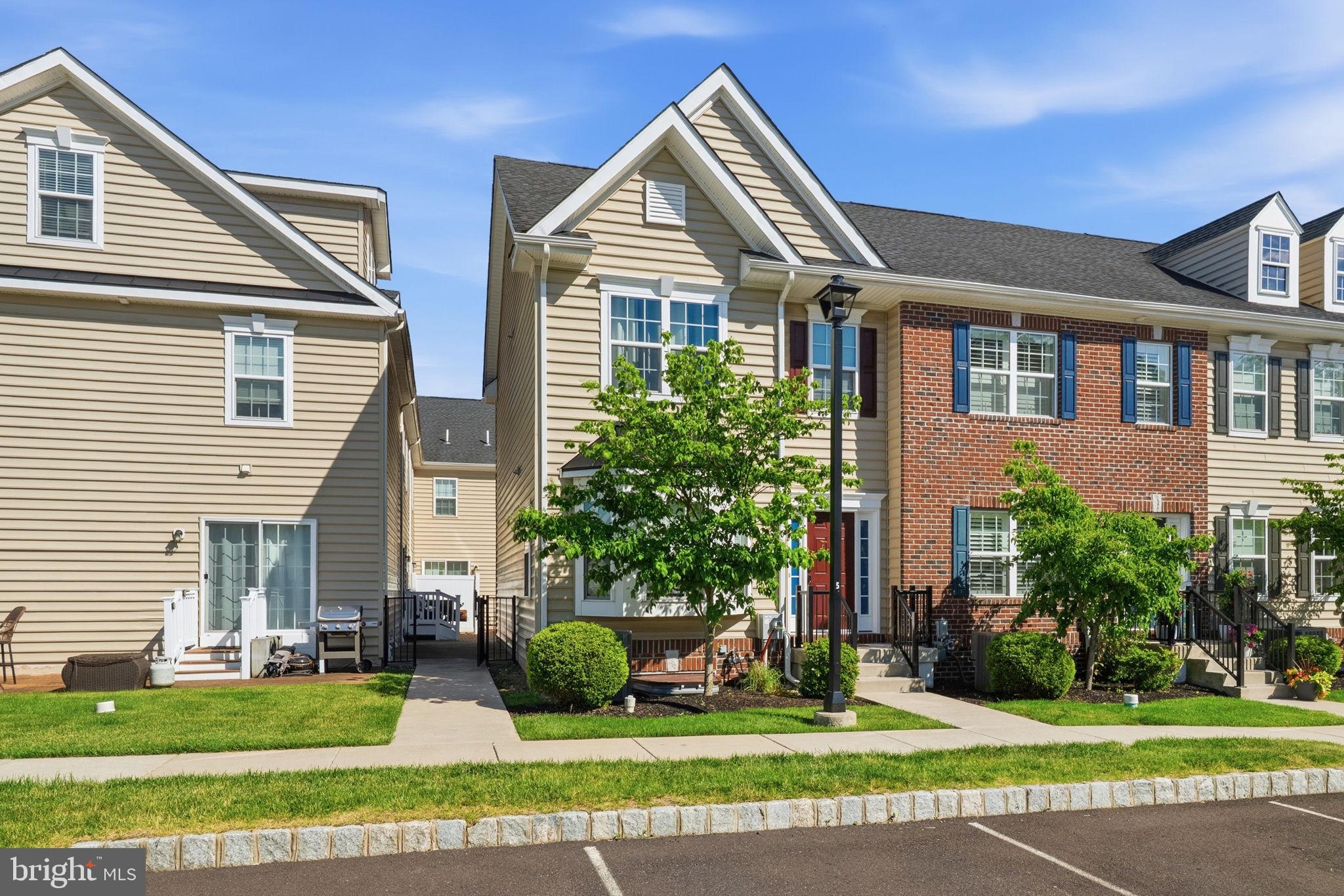 CARRIAGE HILL - Residential