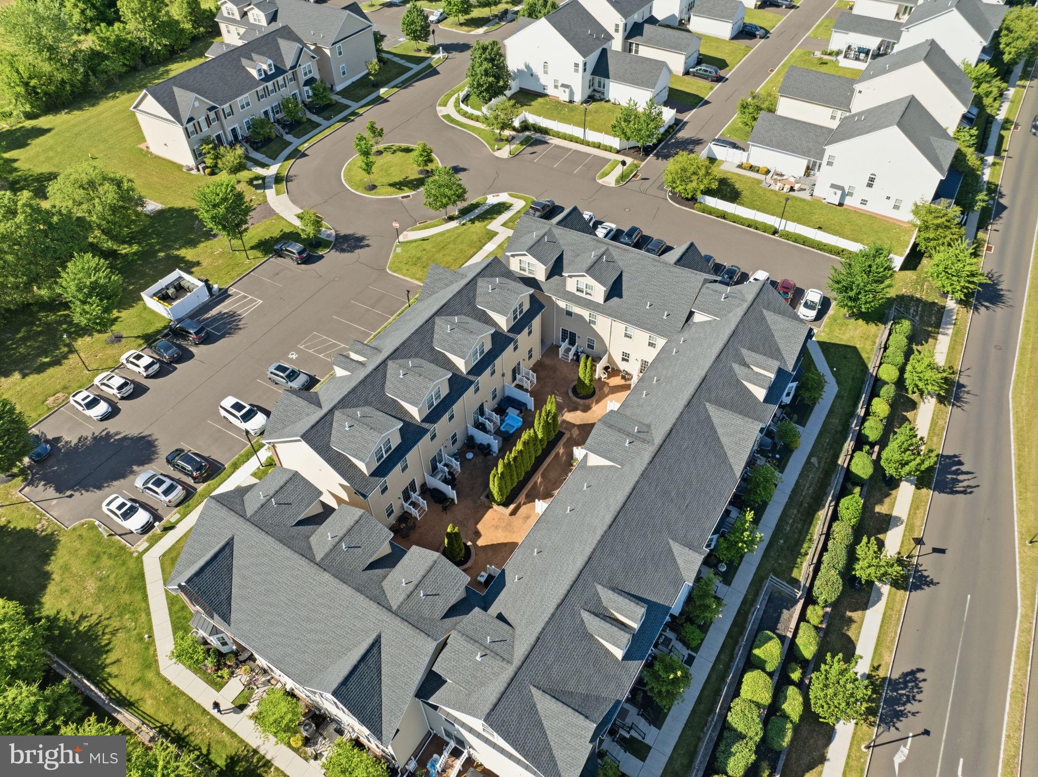 CARRIAGE HILL - Residential