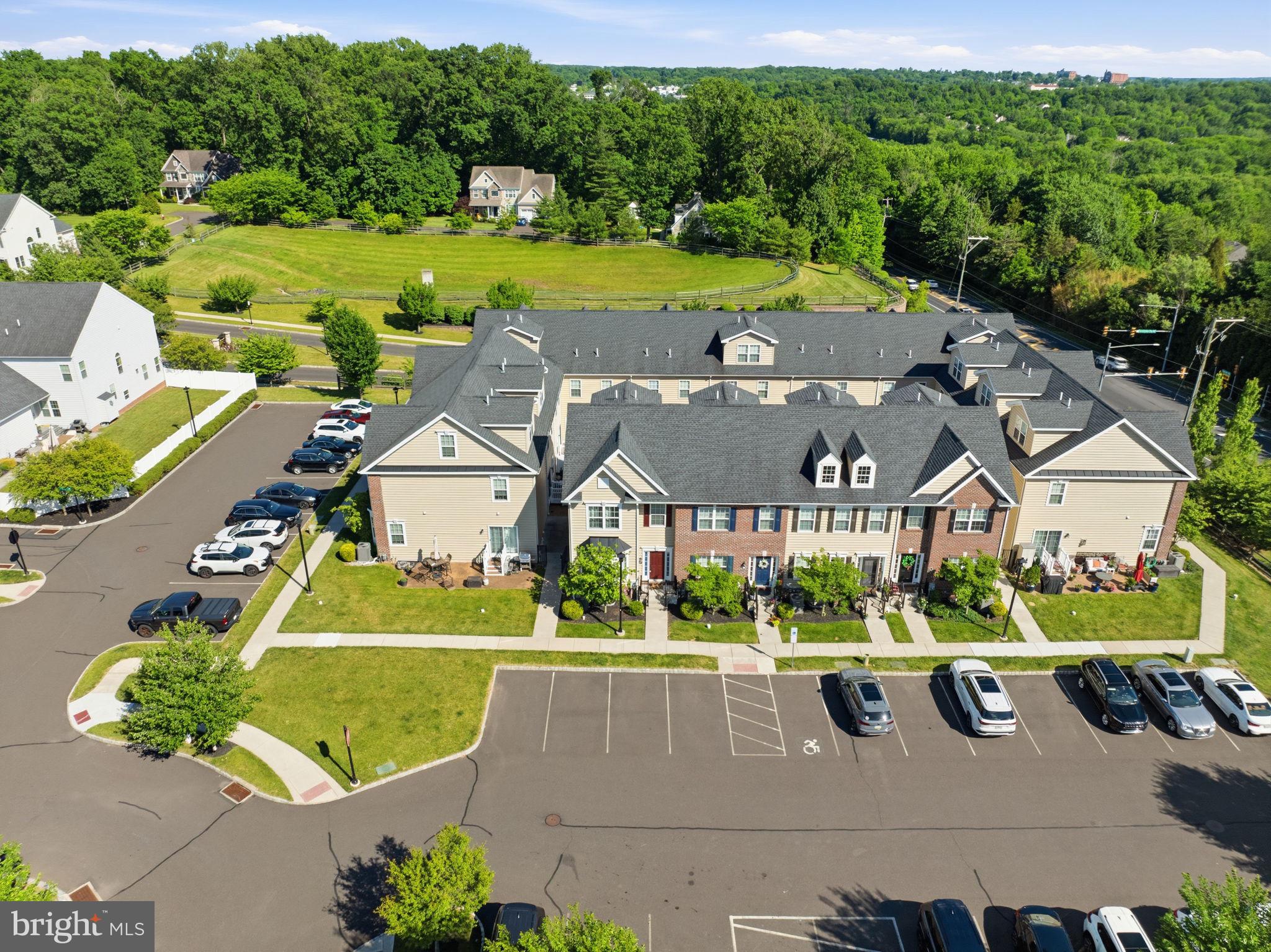 CARRIAGE HILL - Residential