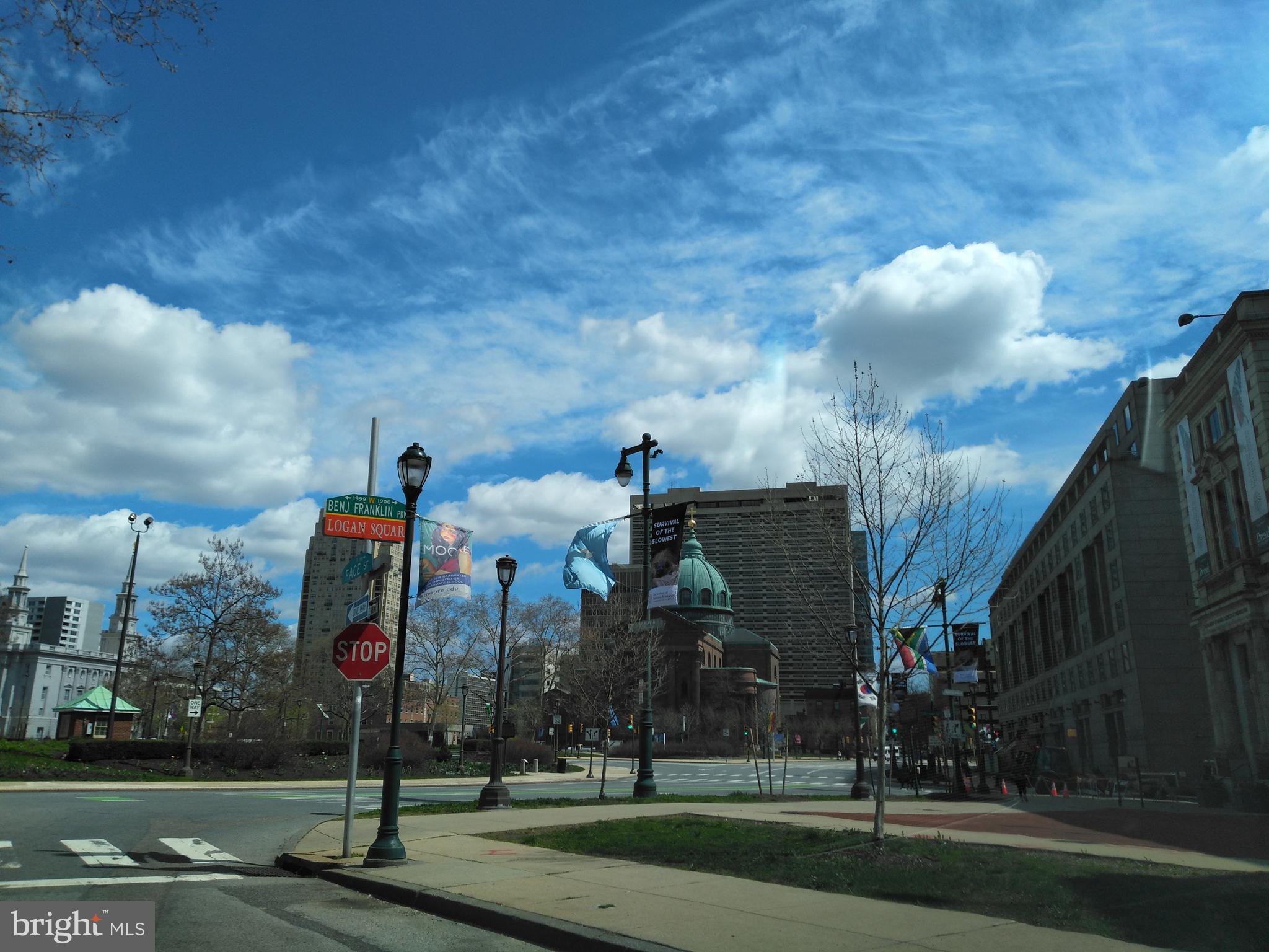 LOGAN SQUARE - Commercial Sale
