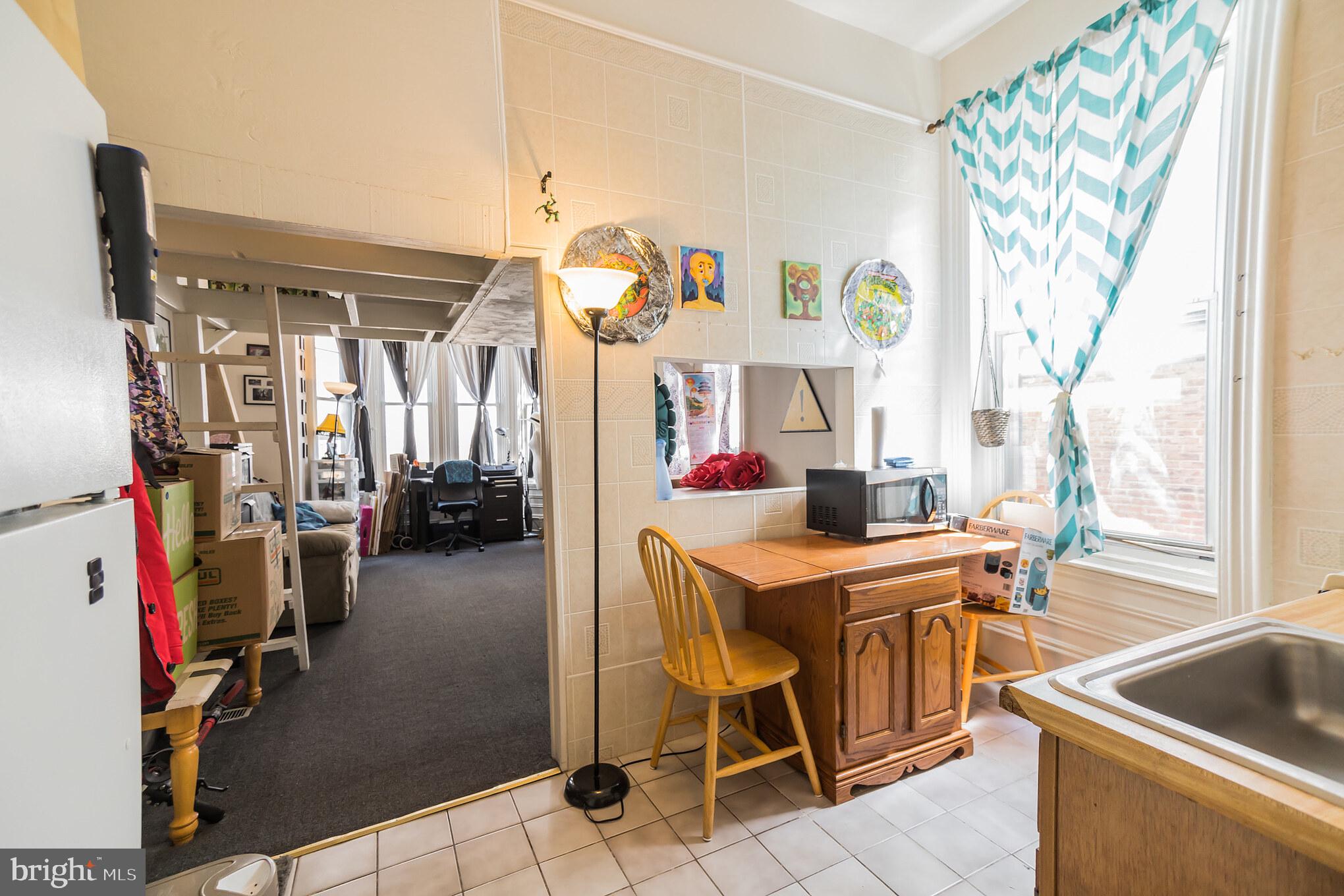 LOGAN SQUARE - Commercial Sale