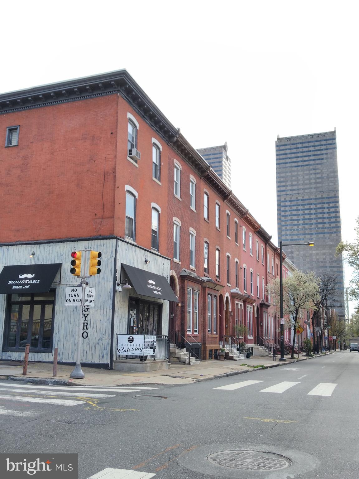 LOGAN SQUARE - Commercial Sale