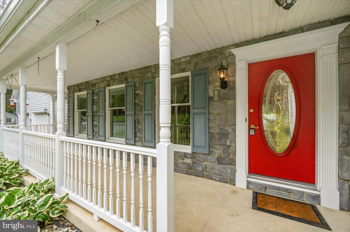 GREYSTONE ON THE OPEQUON - Residential