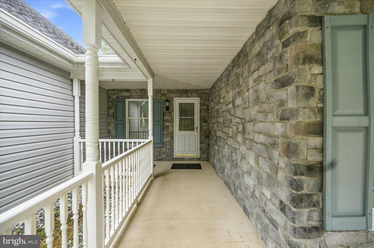 GREYSTONE ON THE OPEQUON - Residential