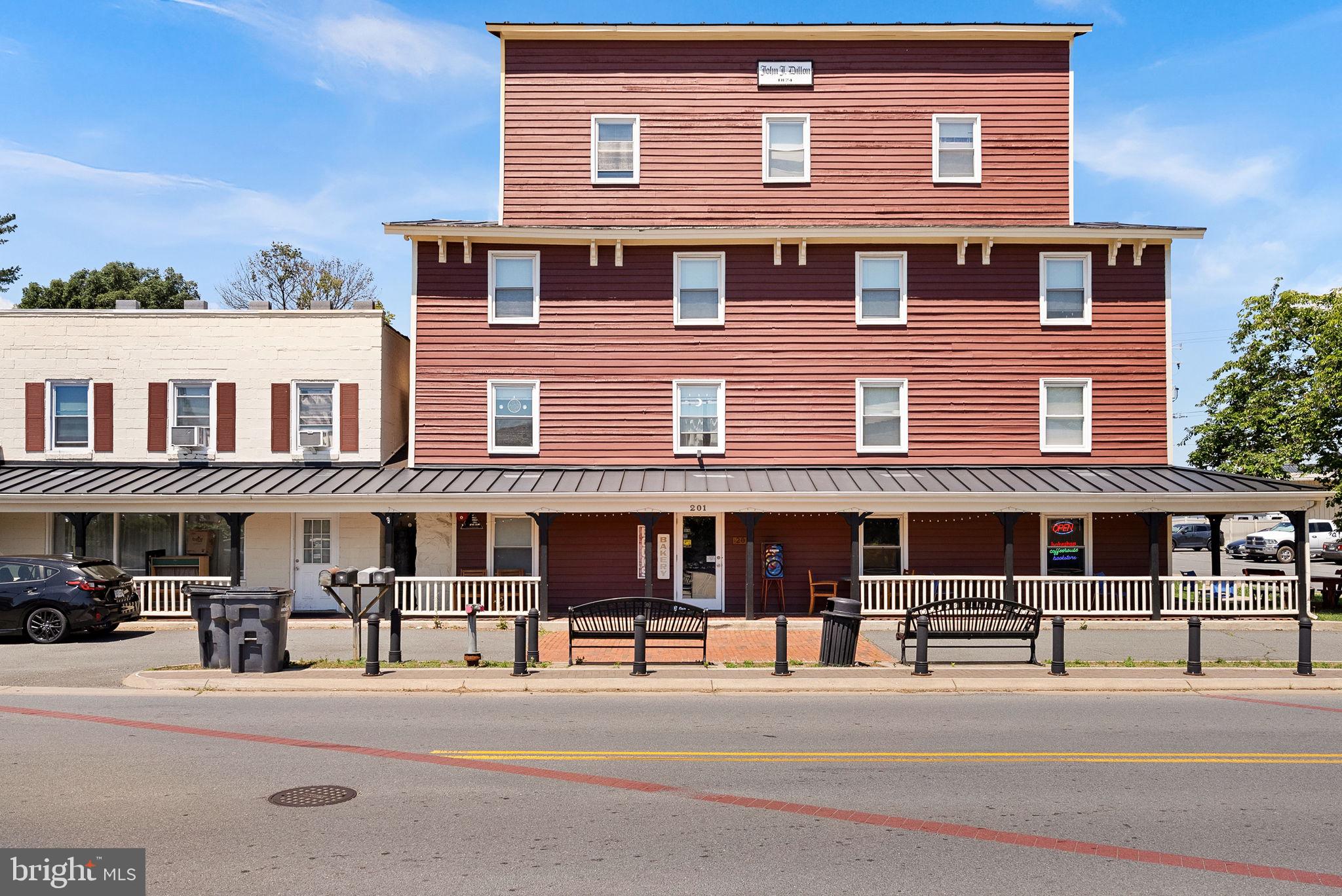 THE VILLAGE CASE - Residential
