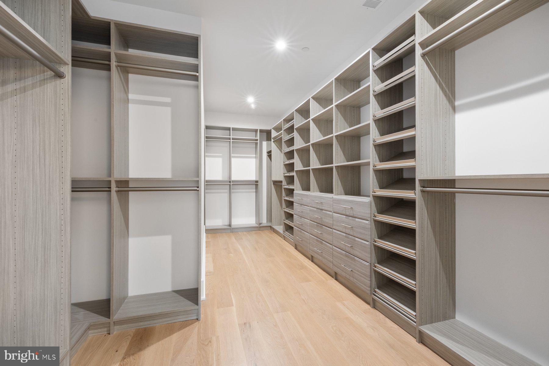 ROLLINGWOOD - Residential