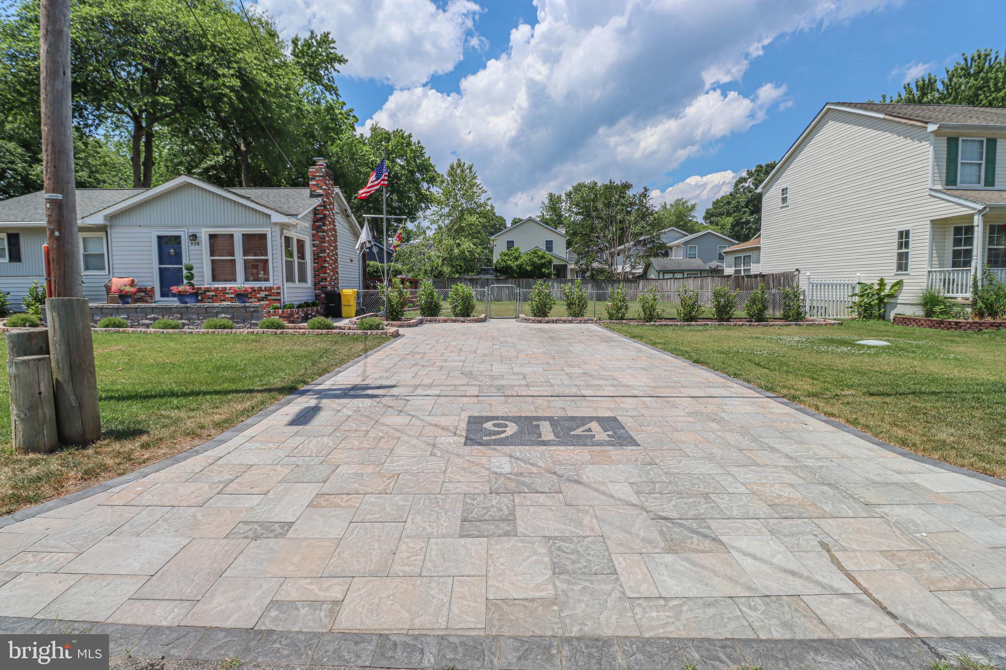 SELBY ON THE BAY - Residential
