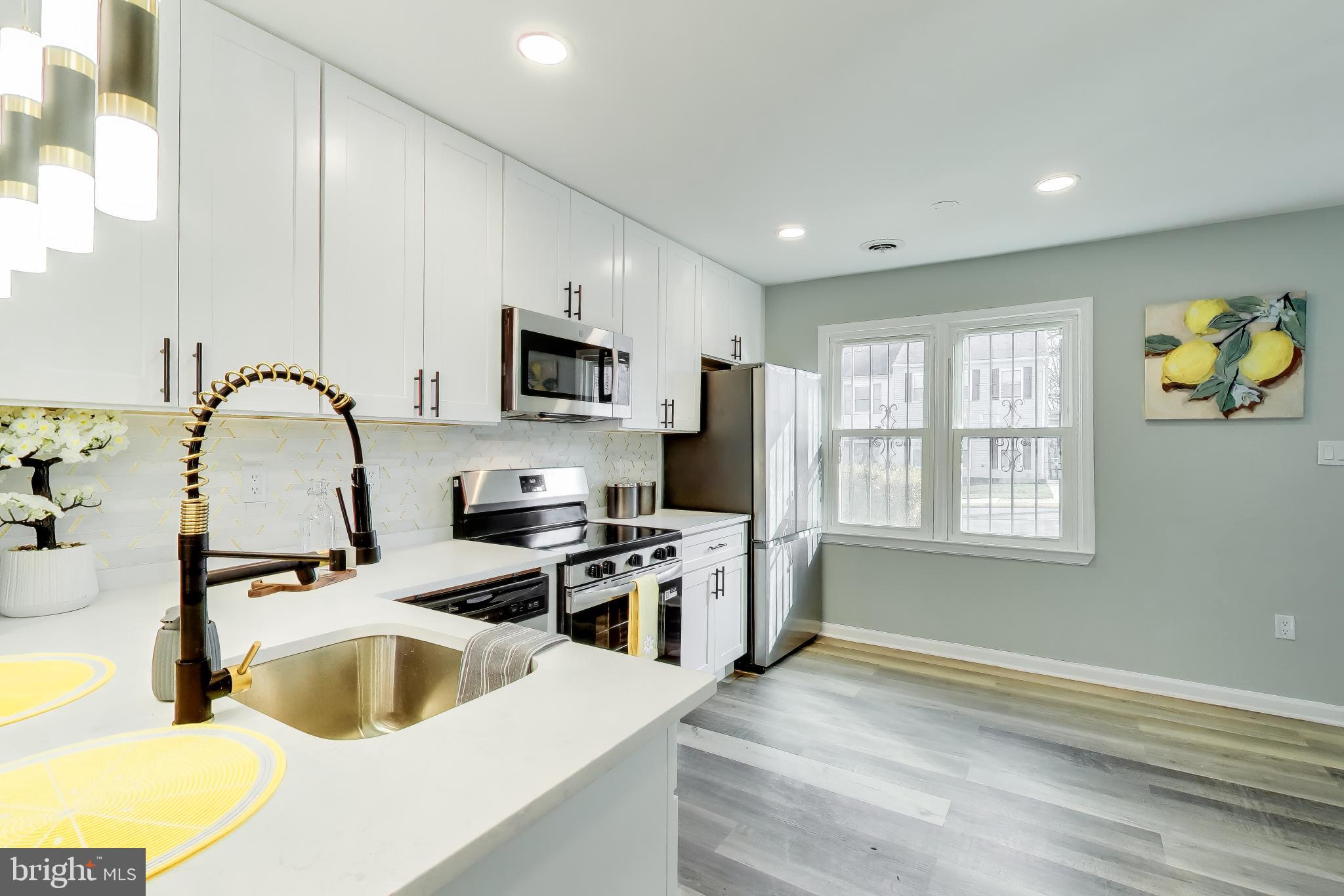 HILLCREST TOWNE - Residential