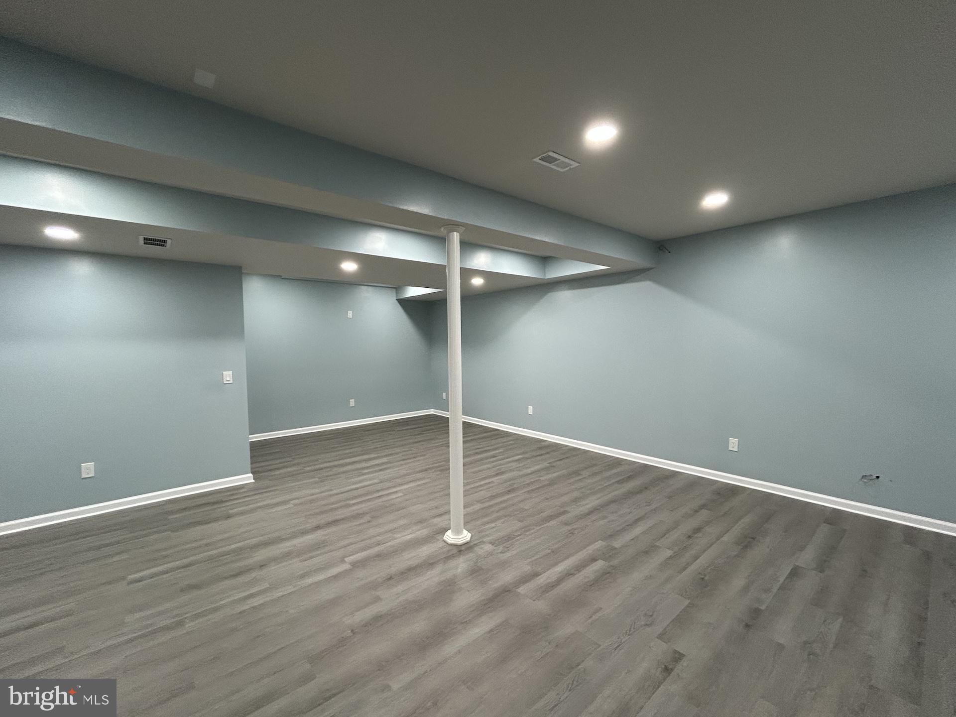 EAST VILLAGE - Residential