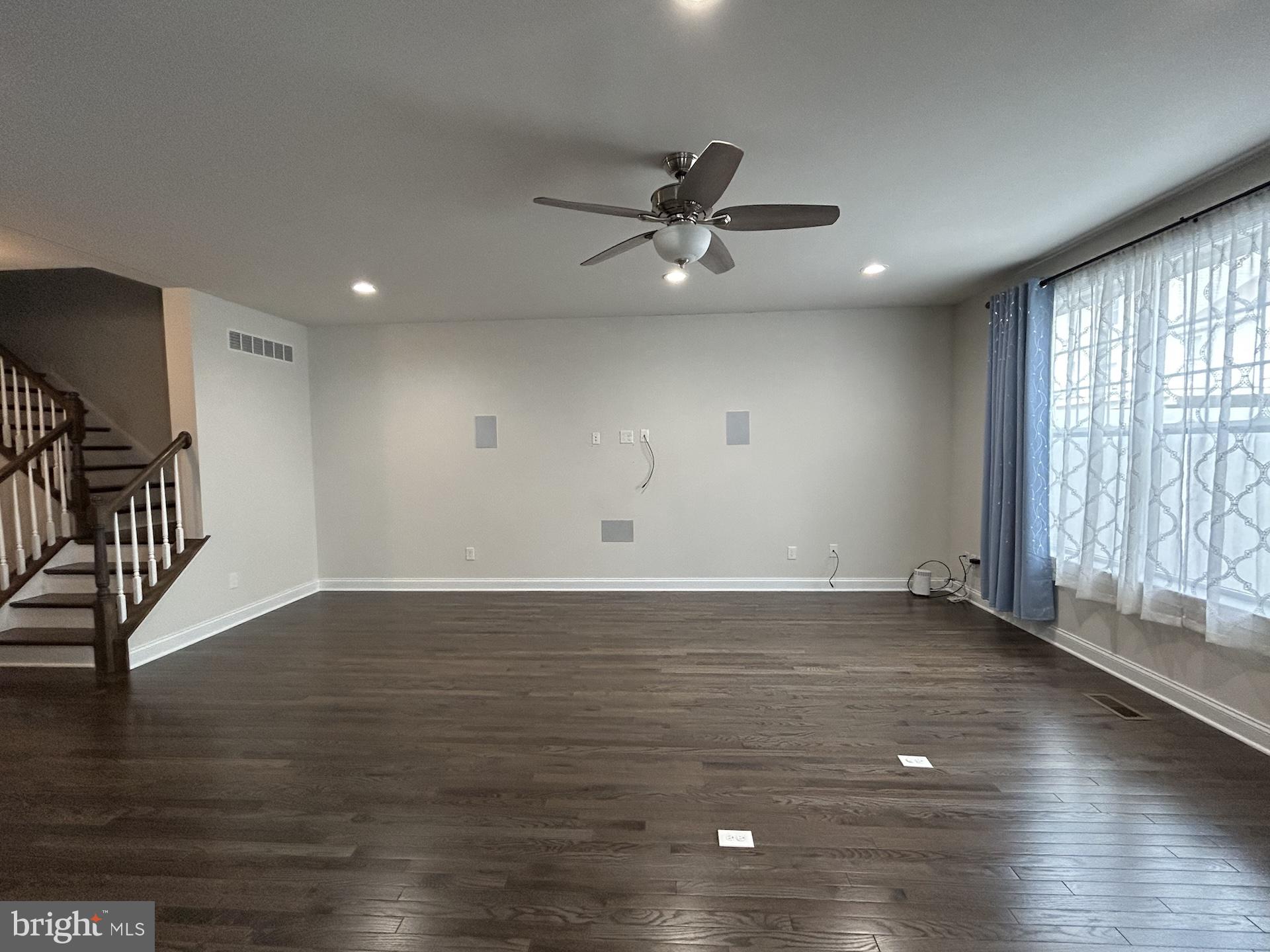 EAST VILLAGE - Residential