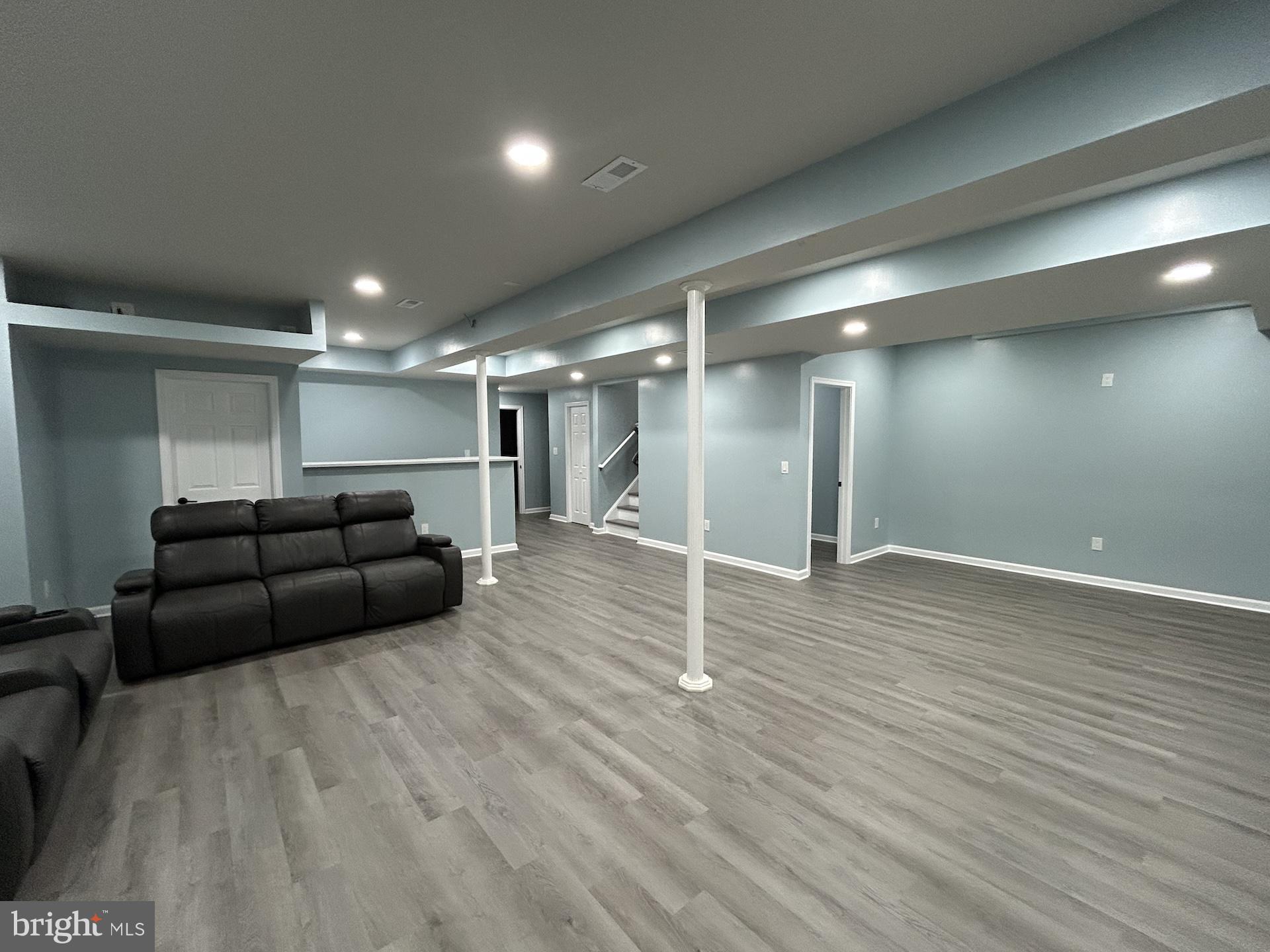 EAST VILLAGE - Residential