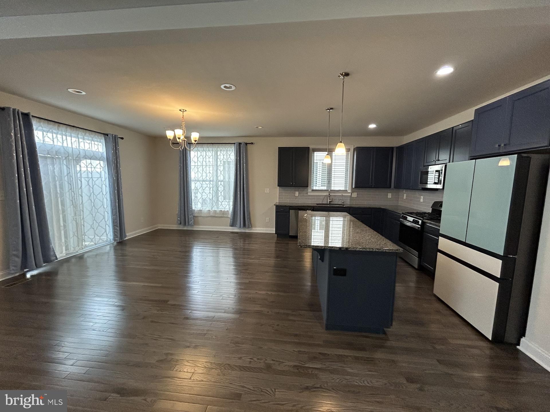EAST VILLAGE - Residential